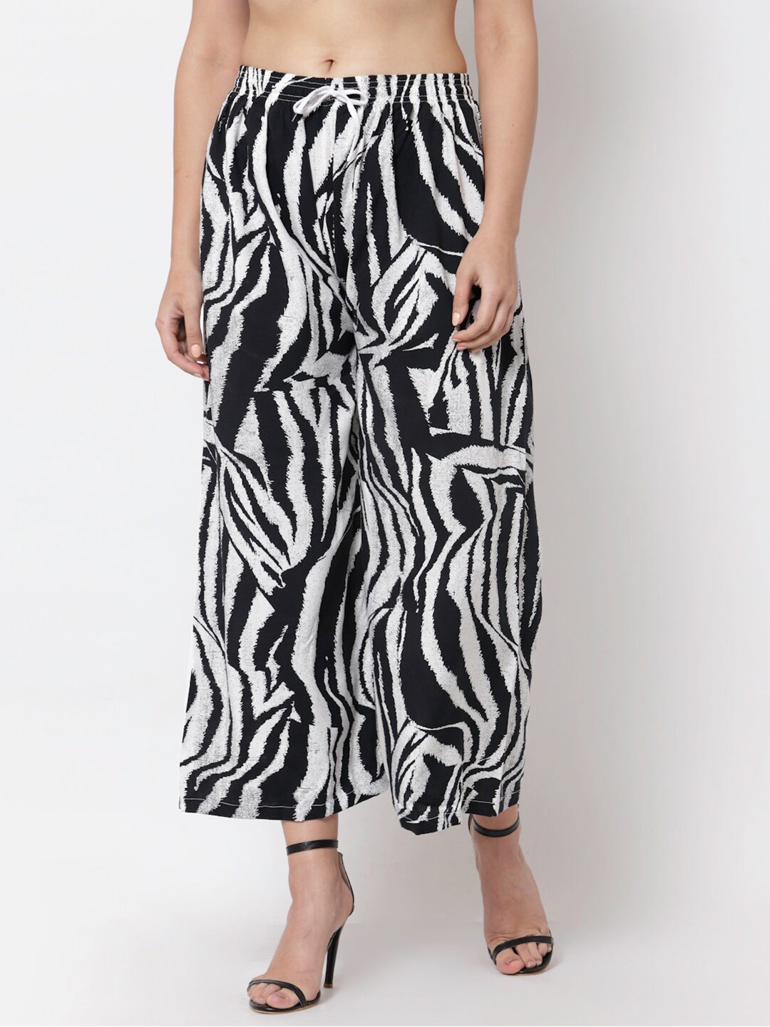 

KLOTTHE Women Printed Wide Leg-Fit Palazzo, Black
