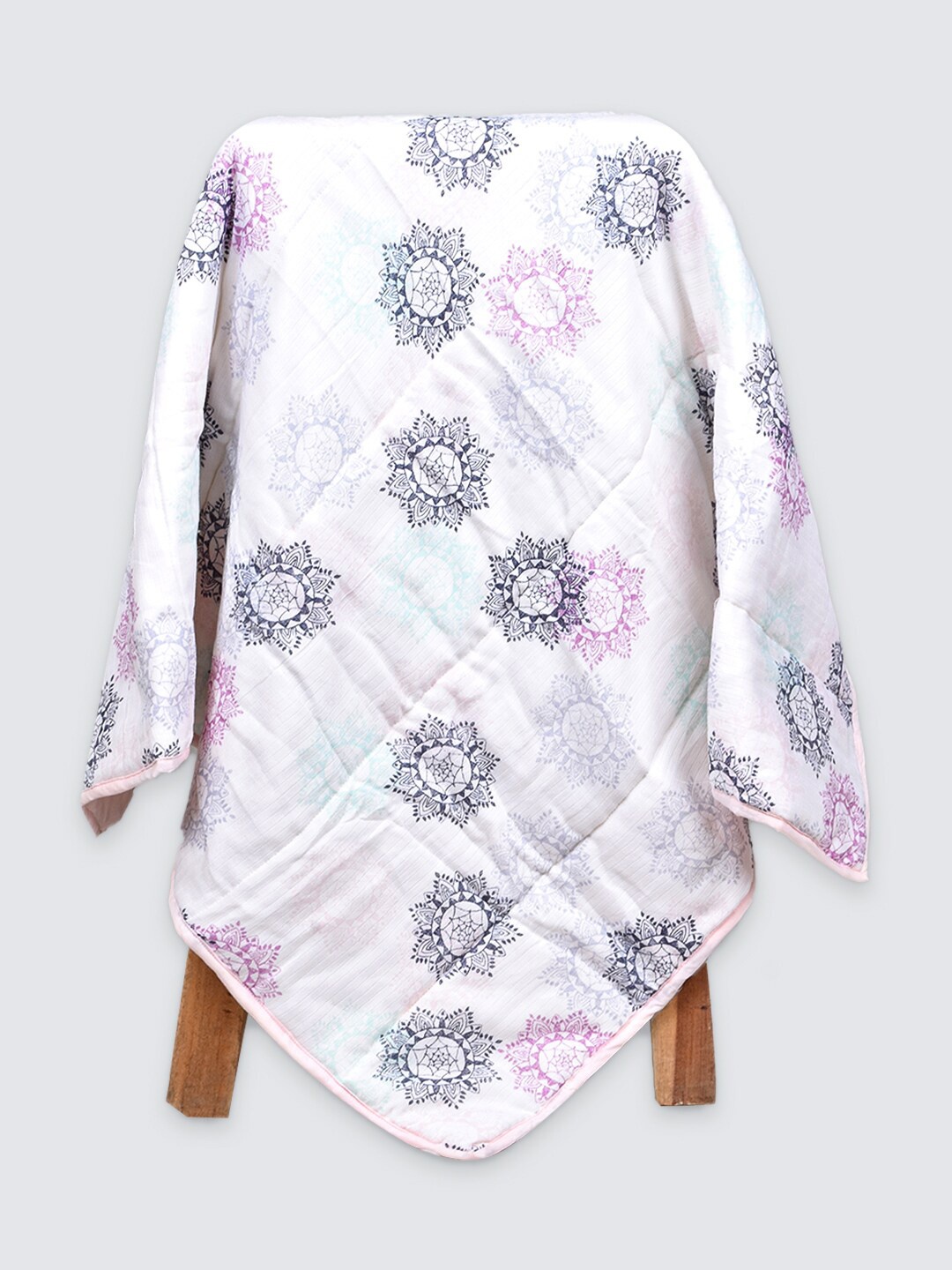 

Moms Home Kids White & Pink Floral Cotton Organic Cotton AC Room 300 GSM Crib Quilt