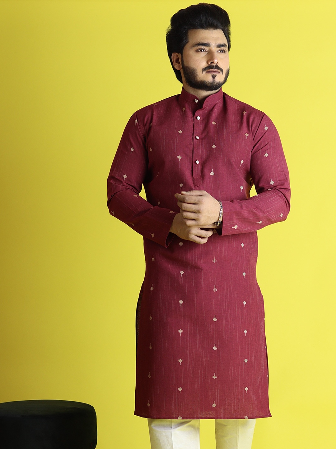 

Tibra Collection Ethnic Motifs Woven Design Pure Cotton Kurta, Maroon