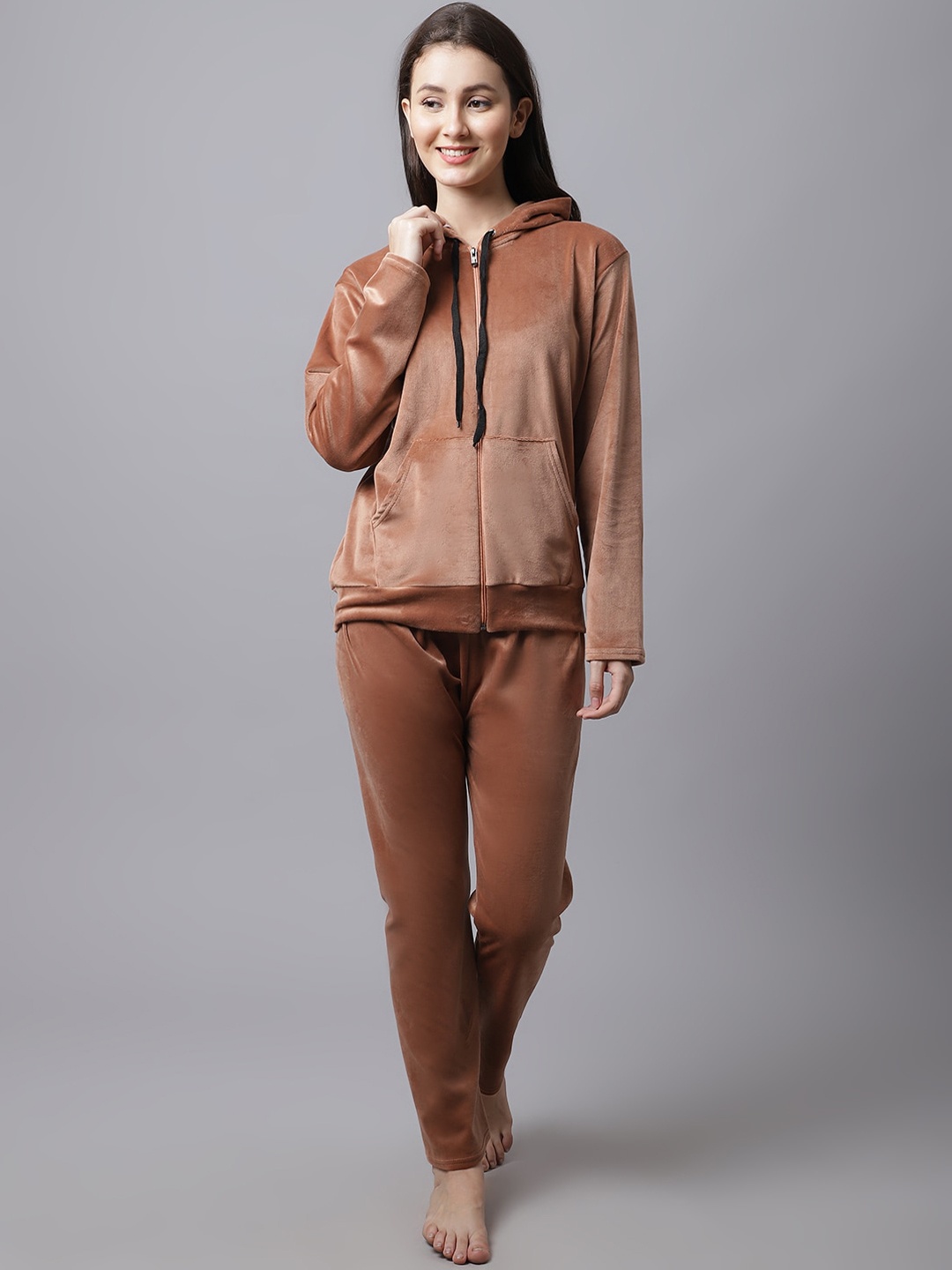 

TAG 7 Hooded Velvet Night Suit, Brown