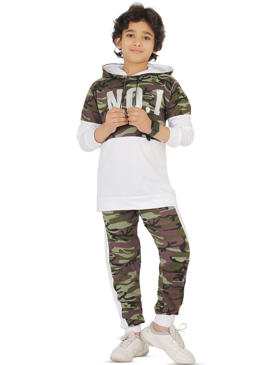 

SmartRAHO Boys Camouflage Printed Pure Cotton T-shirt With Joggers, White