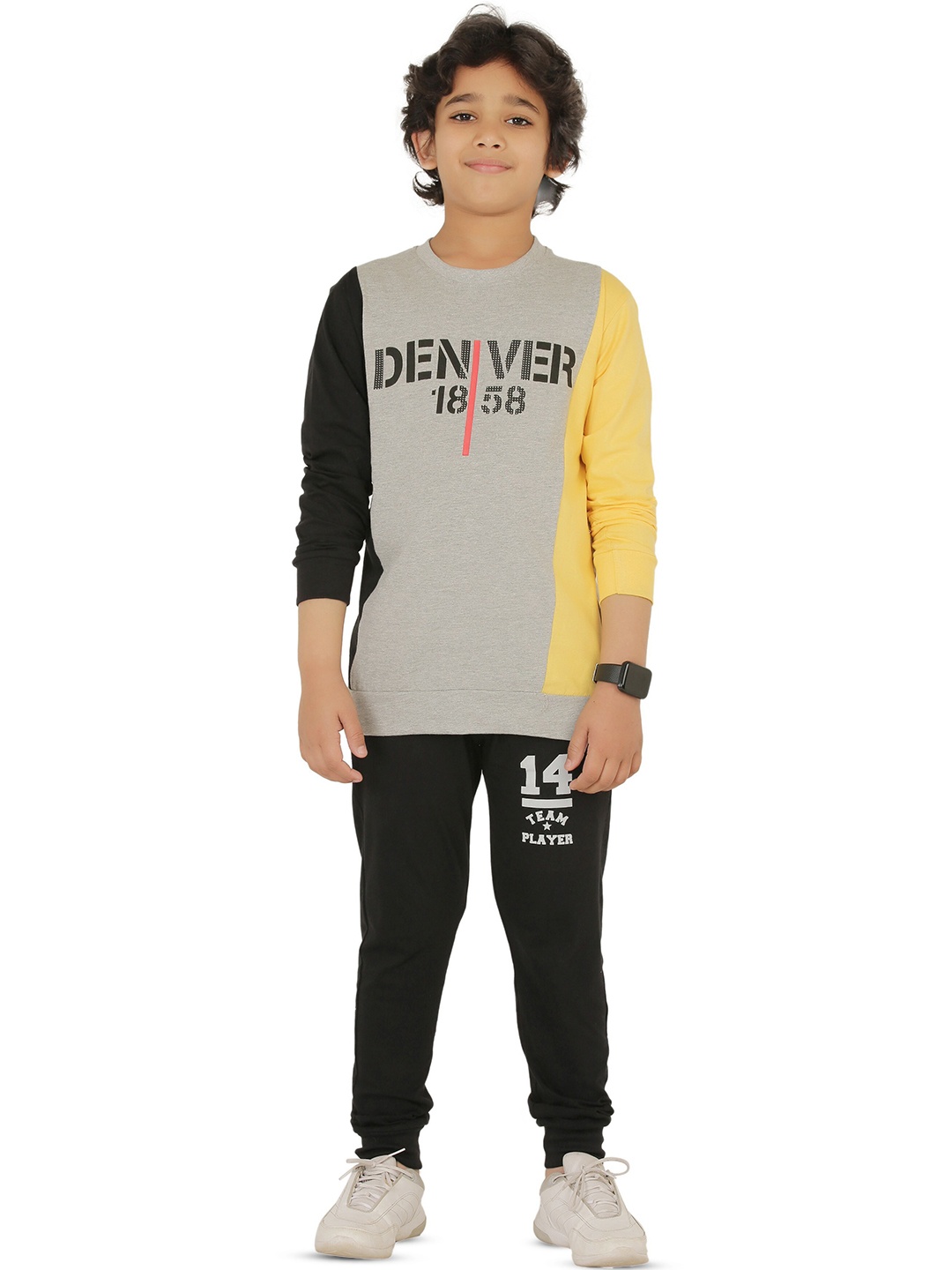

SmartRAHO Boys Typography Printed Pure Cotton T-shirt With Joggers, Grey