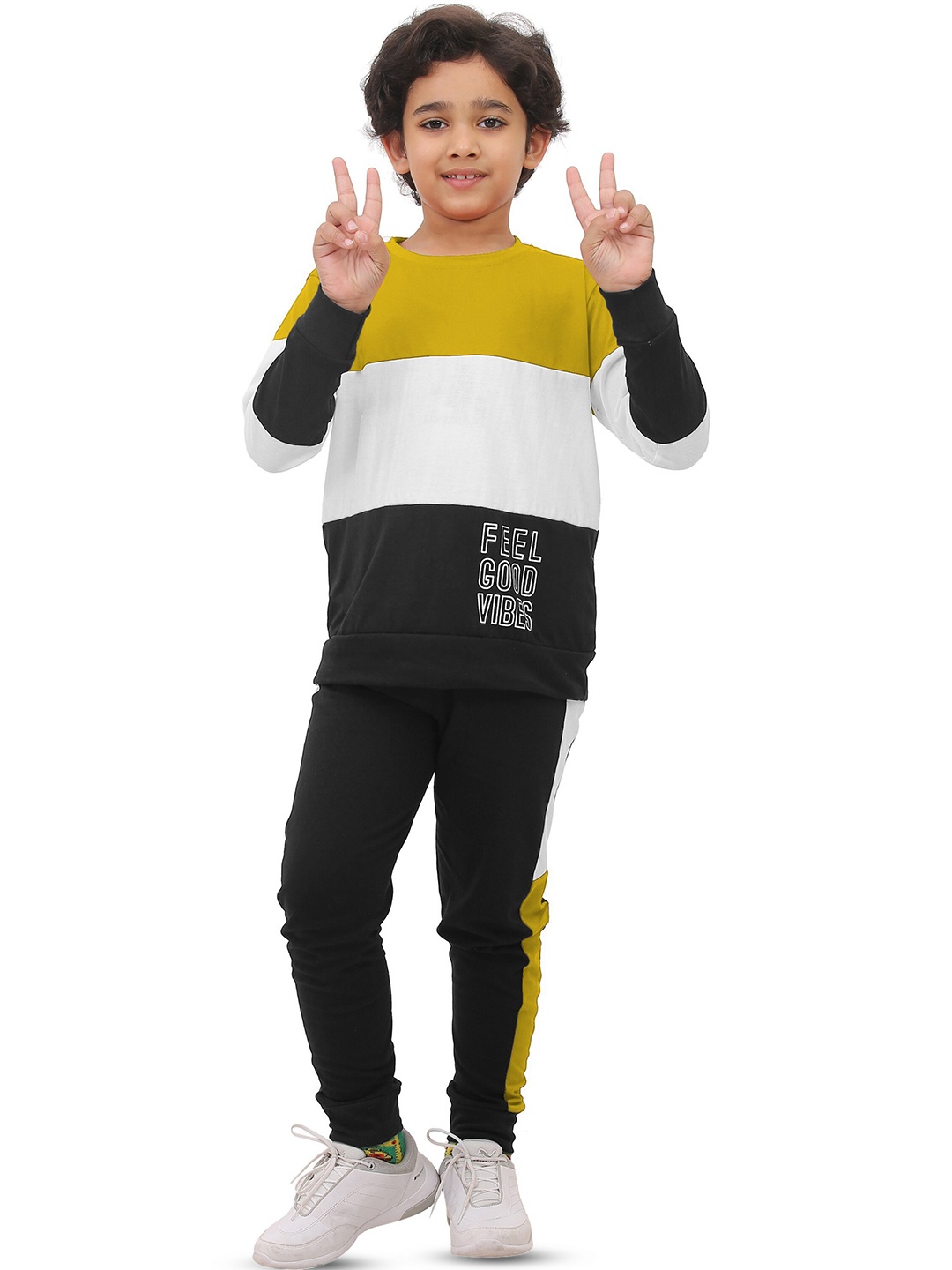 

SmartRAHO Boys Colourblocked Pure Cotton T-shirt With Joggers, Yellow