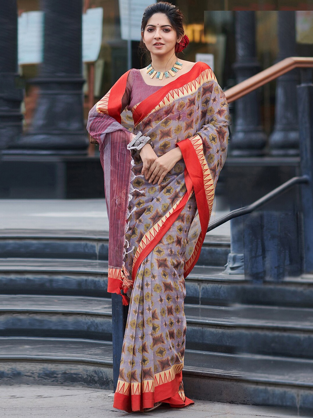 

Saree mall Geometric Printed Block Print Sarees, Grey