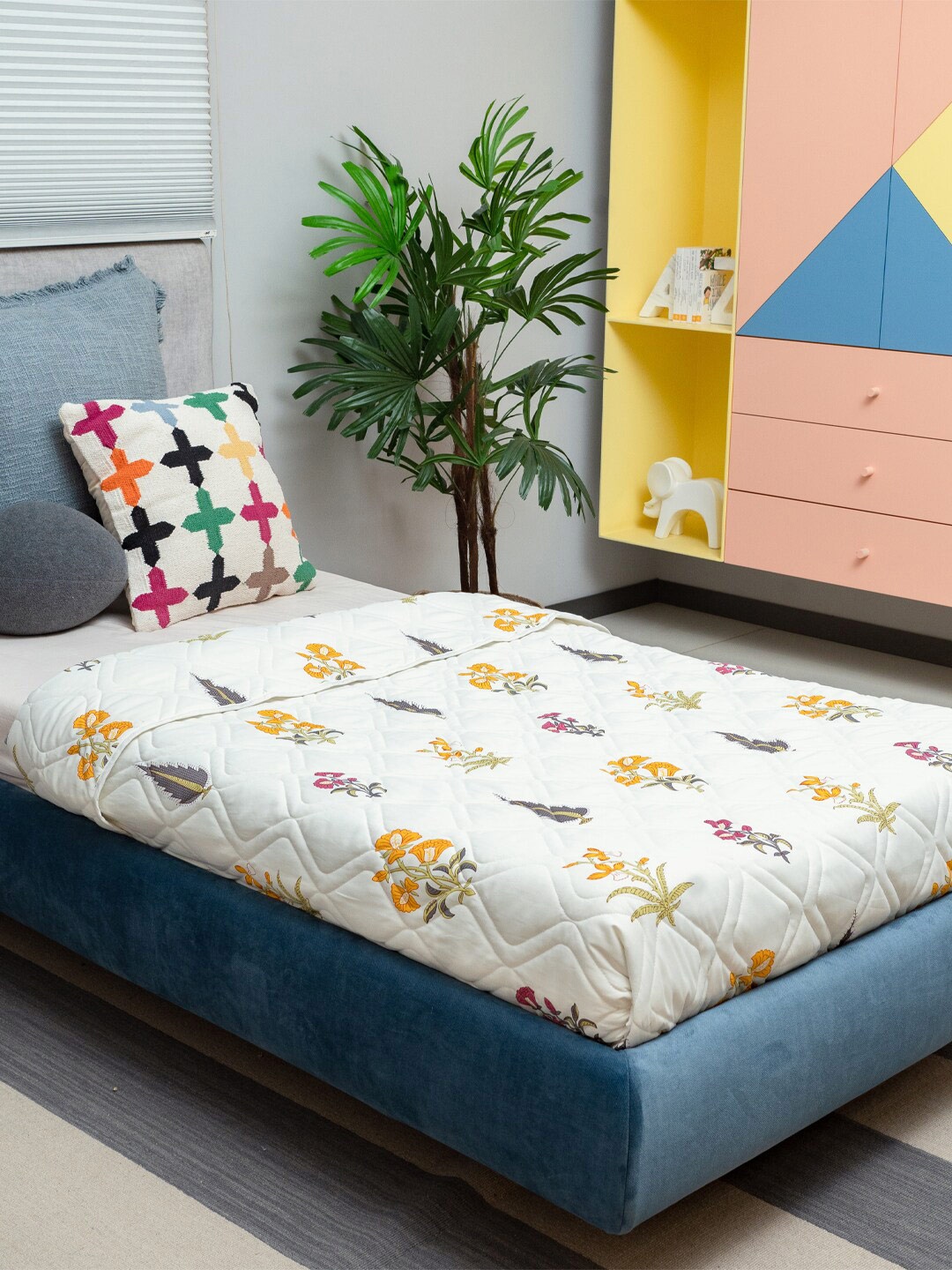 

URBAN SPACE White & Yellow Floral Pure Cotton AC Room Single Bed Blanket