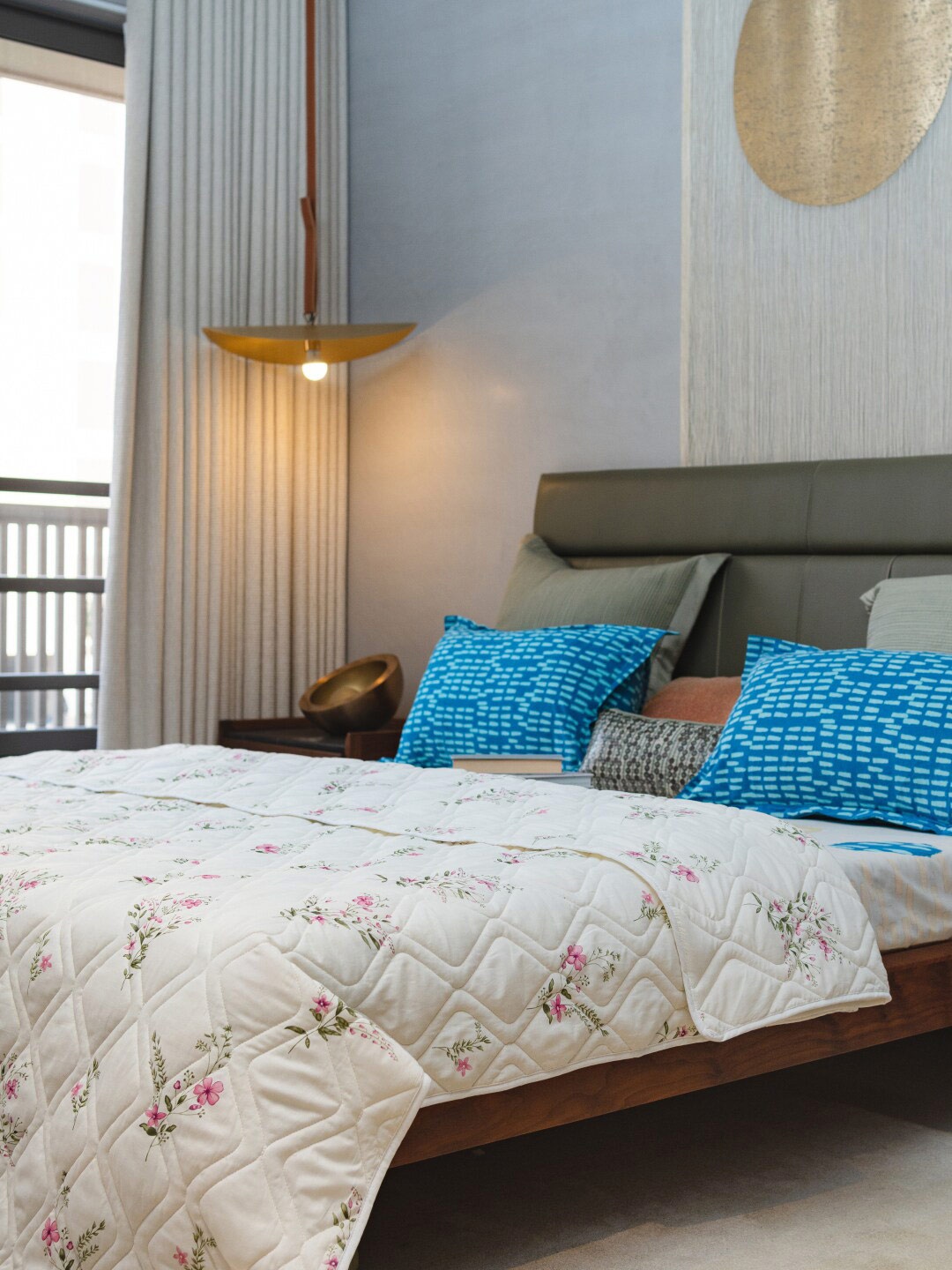 

URBAN SPACE White & Pink Floral Pure Cotton AC Room Double Bed Blanket