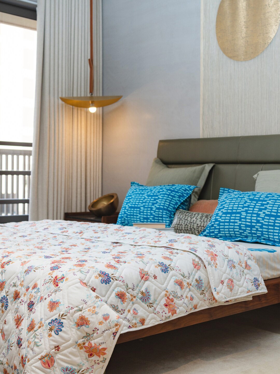

URBAN SPACE White & Peach-Coloured Floral Pure Cotton AC Room Double Bed Blanket
