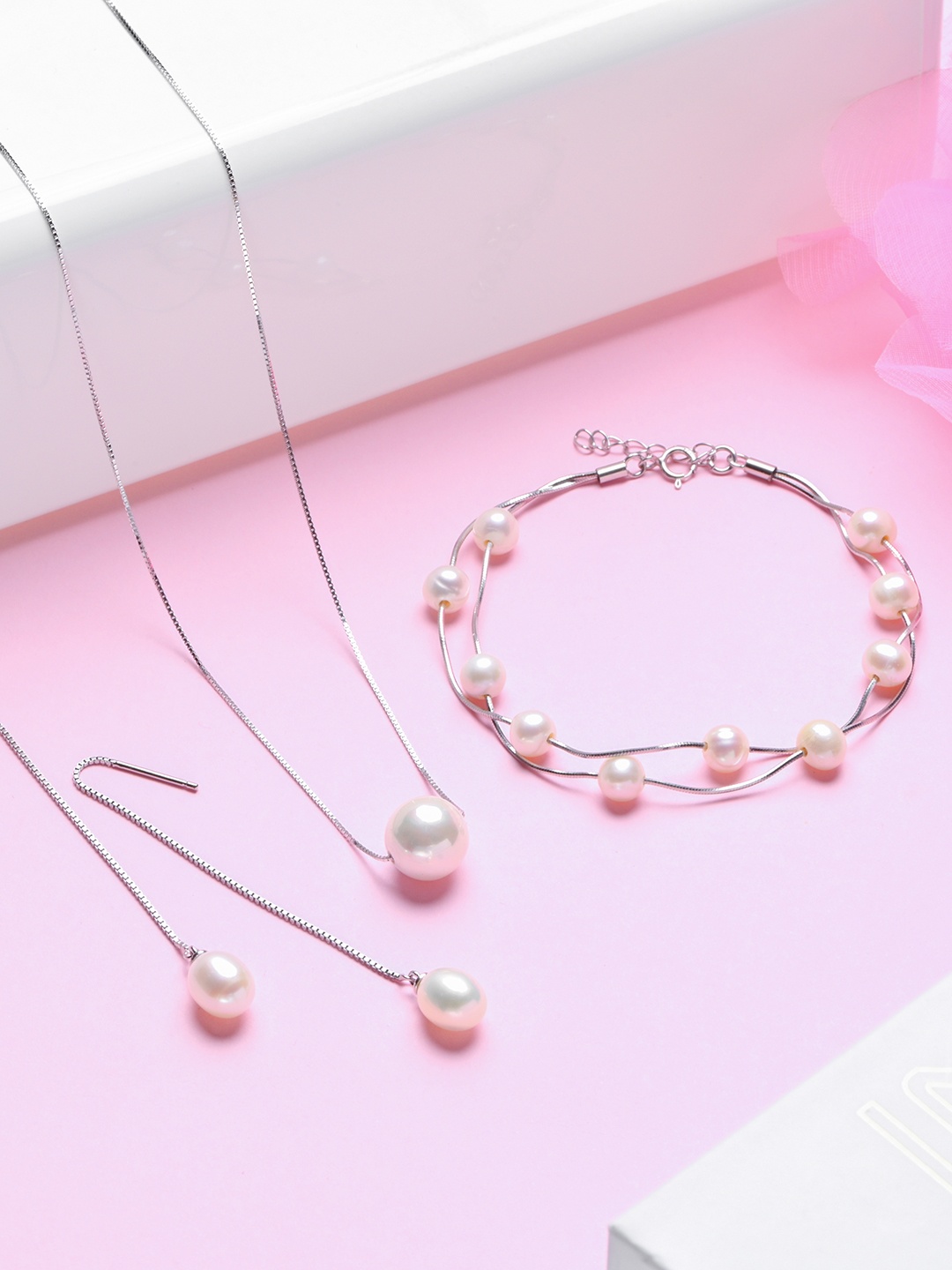 

Zavya Pure Silver Rhodium Plated Pearl Studded Jewellery Set