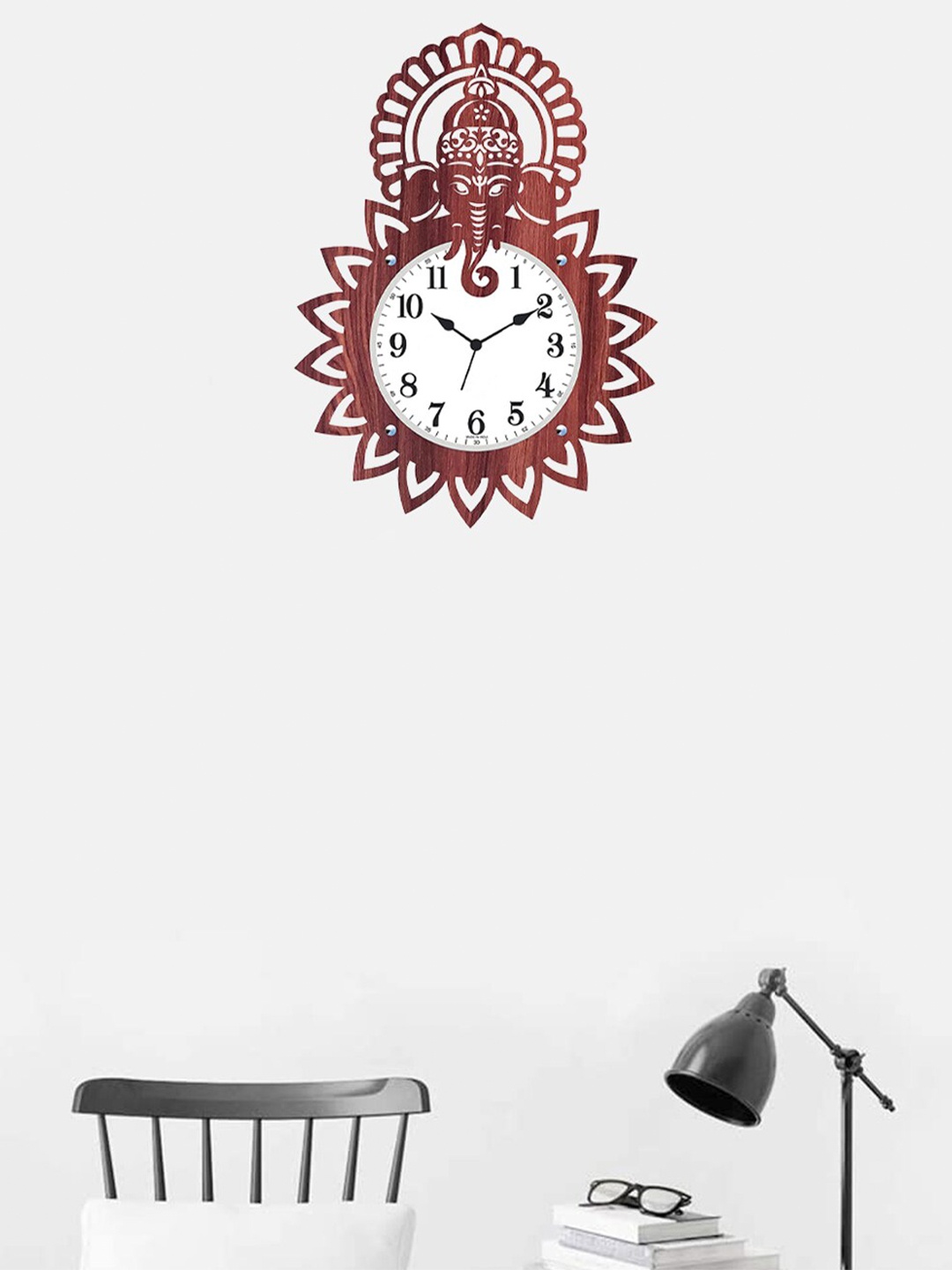 

Kuber Industries Brown & White Textured Analogue Traditional Wall Clock
