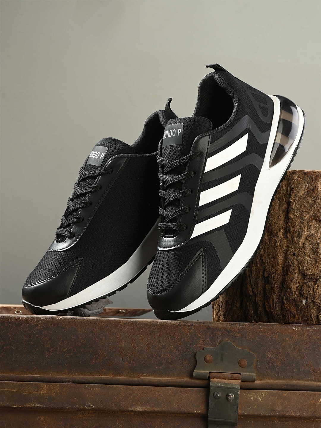 

Hundo P Men Comfortable Non-Marking Canvas Running Shoes, Black