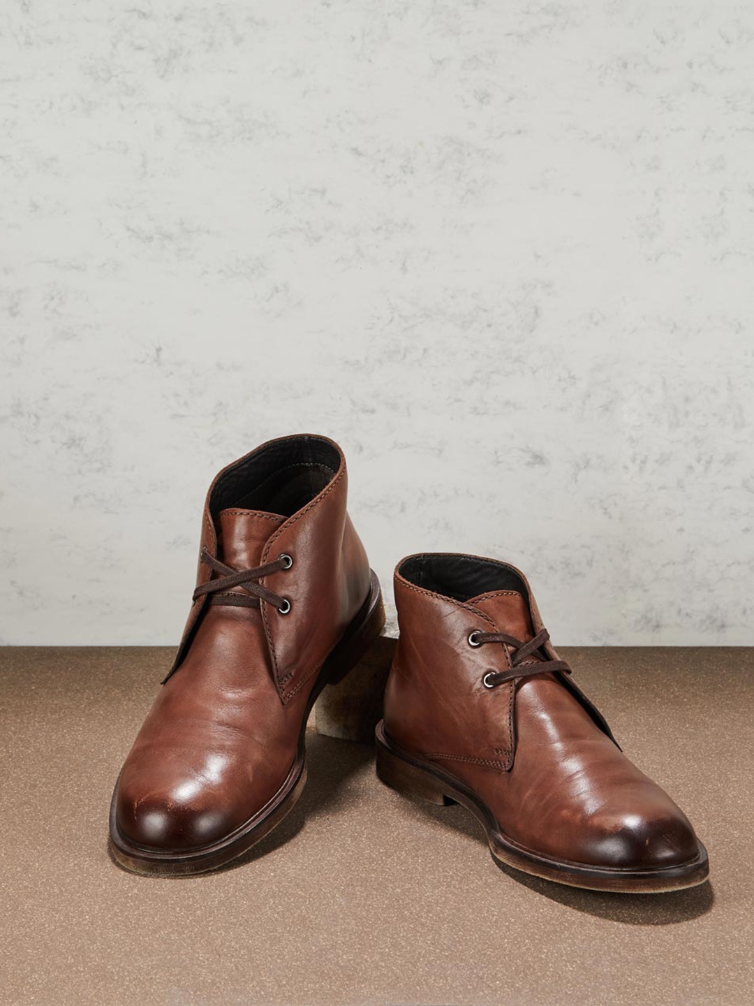 

Fabindia Men Textured Casual Chukka Boots, Brown