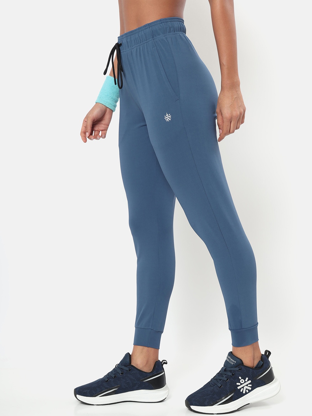 

CULT Women Essential Performance Joggers, Blue