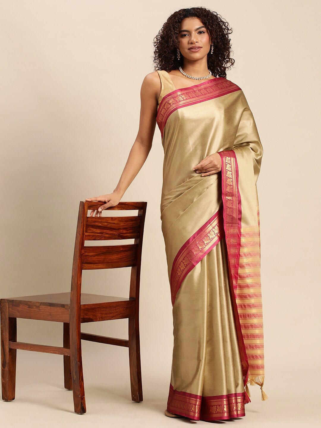 

AVANTIKA FASHION Zari Silk Cotton Banarasi Saree, Beige