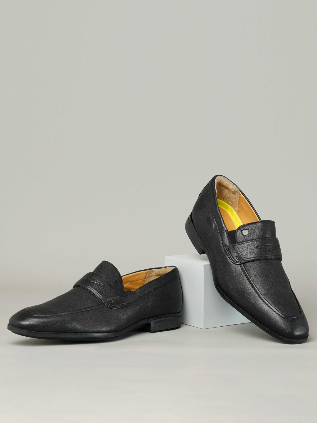 

Florsheim Men Comfort Insole Leather Penny Loafers, Black
