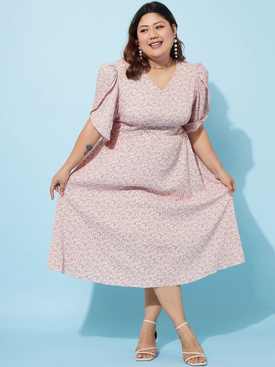 

Athena Ample Plus Size Floral Printed Flared Sleeve Midi A-Line Dress, Peach