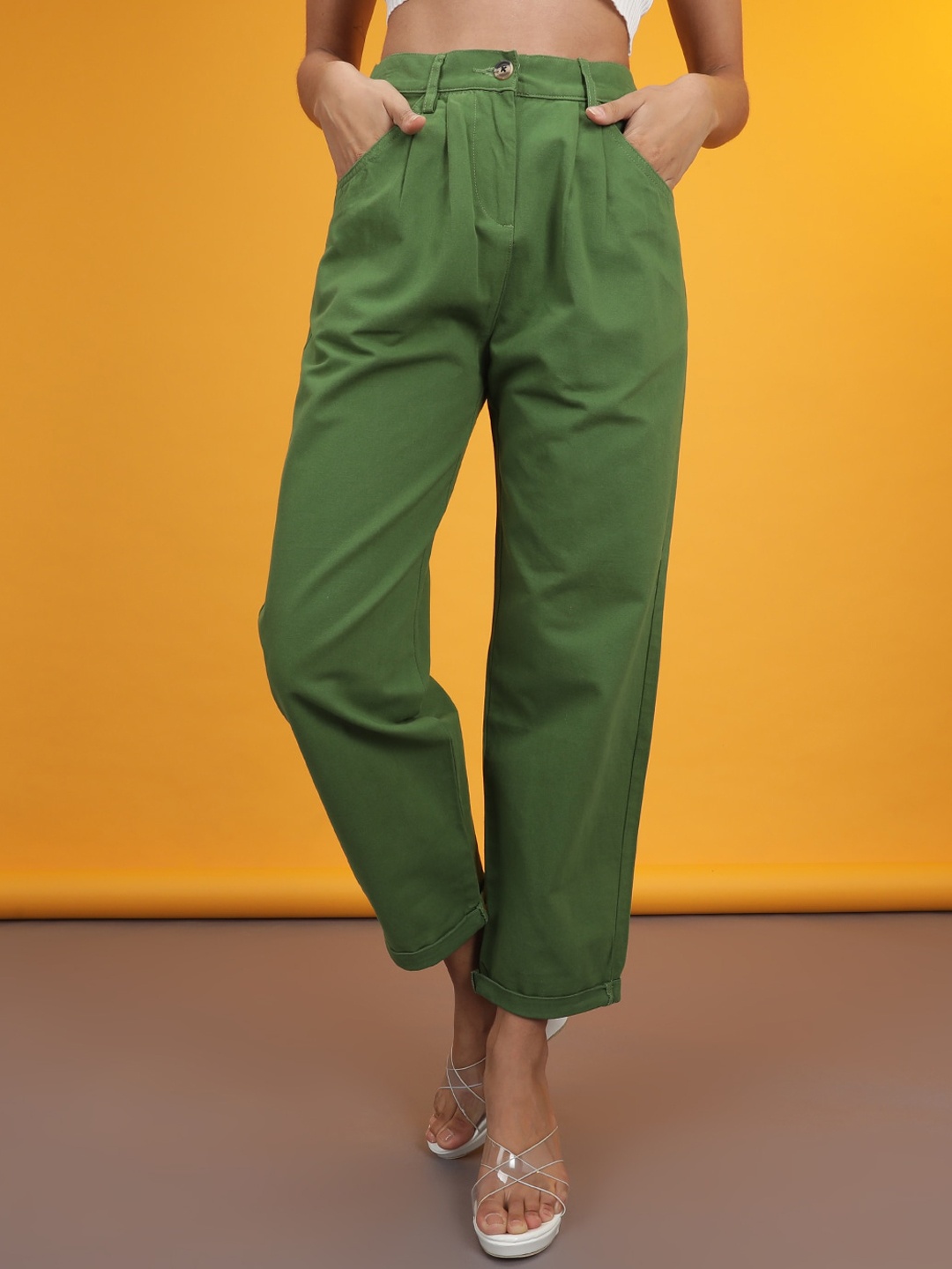 

Freehand by The Indian Garage Co Women Mid Rise Pleated Plain Twill Cropped Cotton Casual Trousers, Green