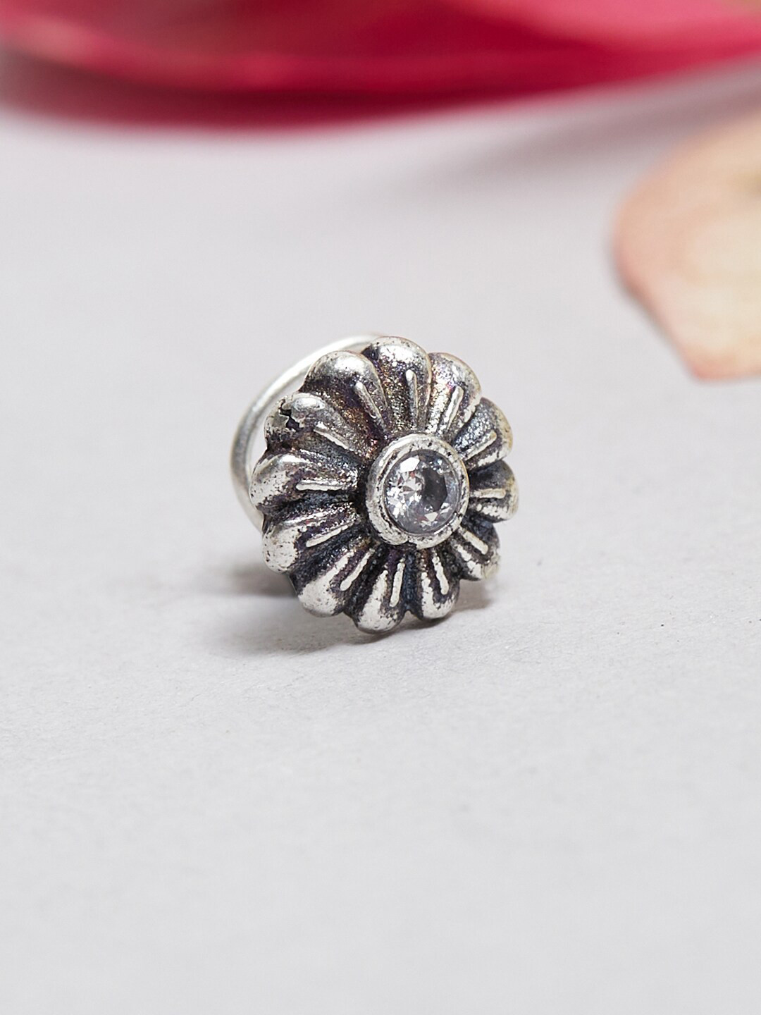 

Voylla Silver-Plated Oxidised Stone-Studded Nosepin