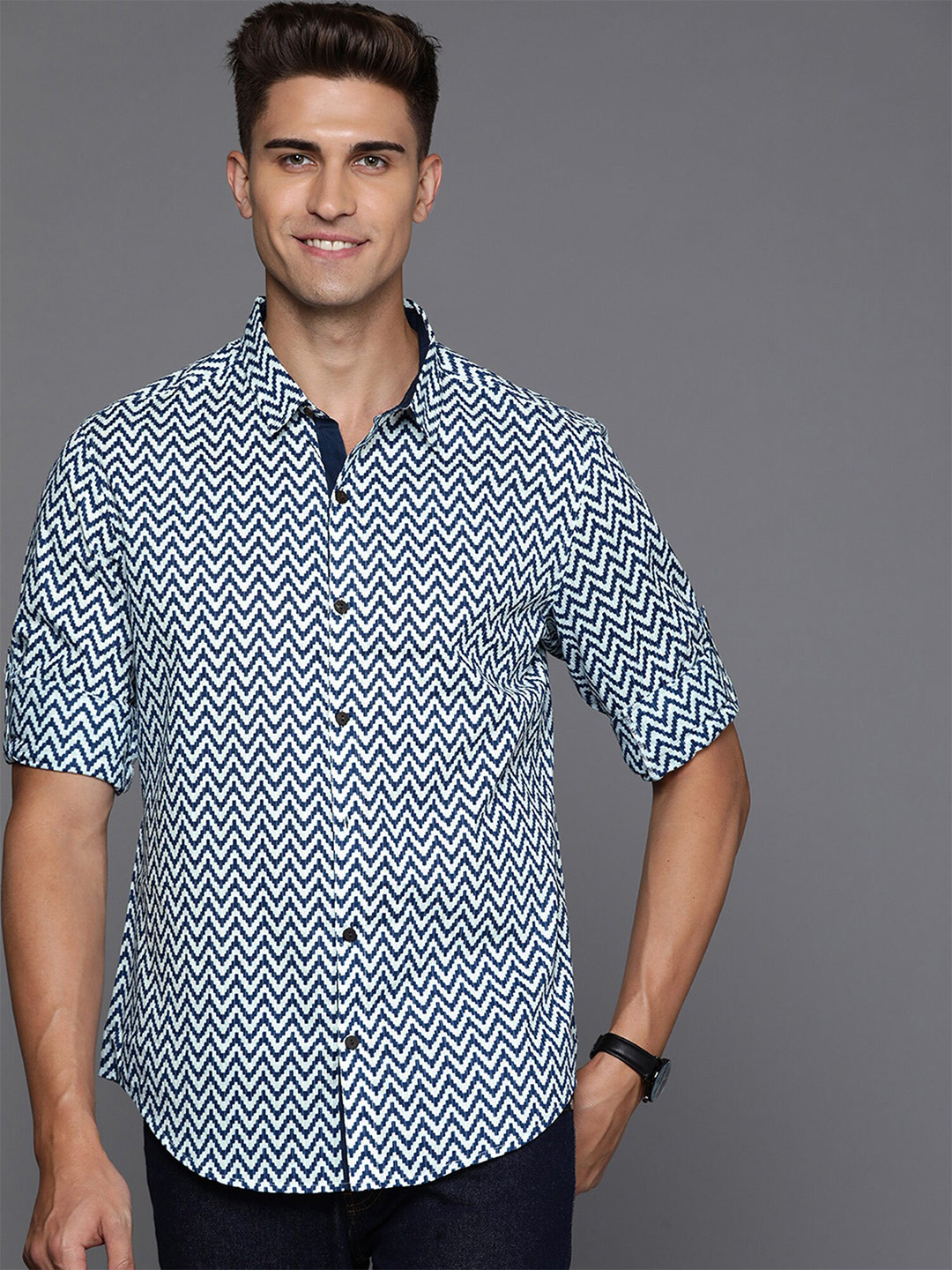 

Indo Era Smart Geometric Printed Cotton Casual Shirt, White