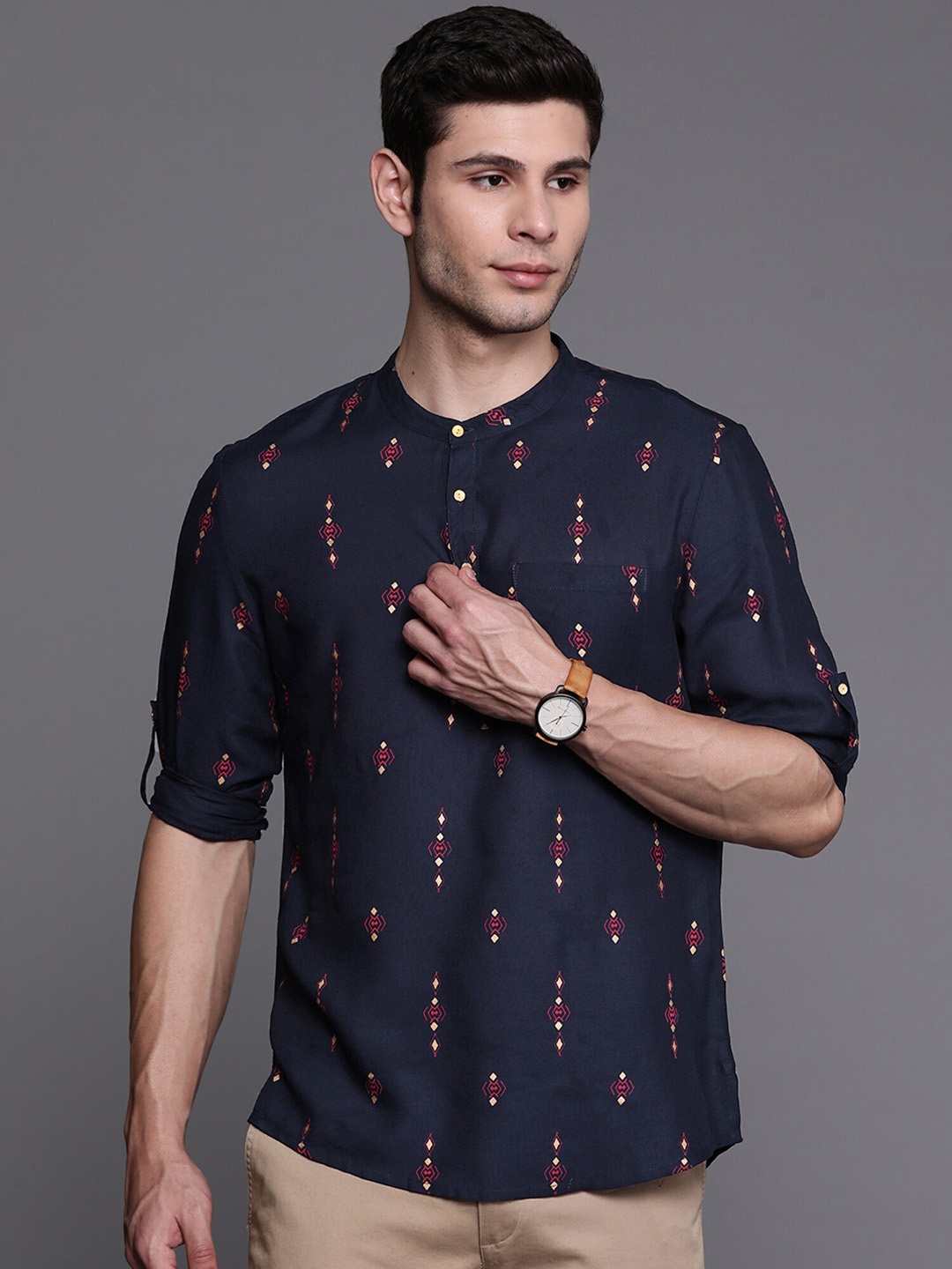 

Indo Era Ethnic Motifs Printed Mandarin Collar Roll Up Sleeves Kurta, Navy blue