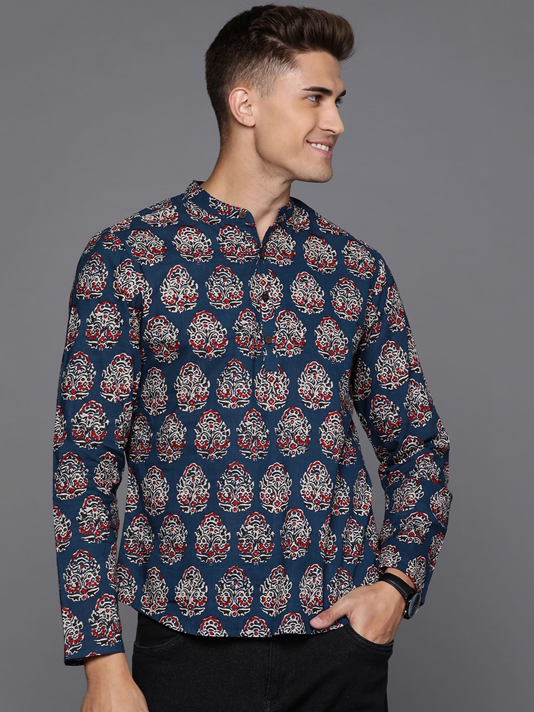

Indo Era Ethnic Motifs Printed Mandarin Collar Pure Cotton Short Kurta, Navy blue