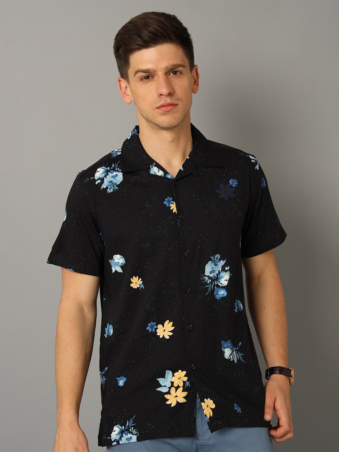 

YOVISH Floral Printed Short Sleeves Smart Fit Cotton Casual Shirt, Black