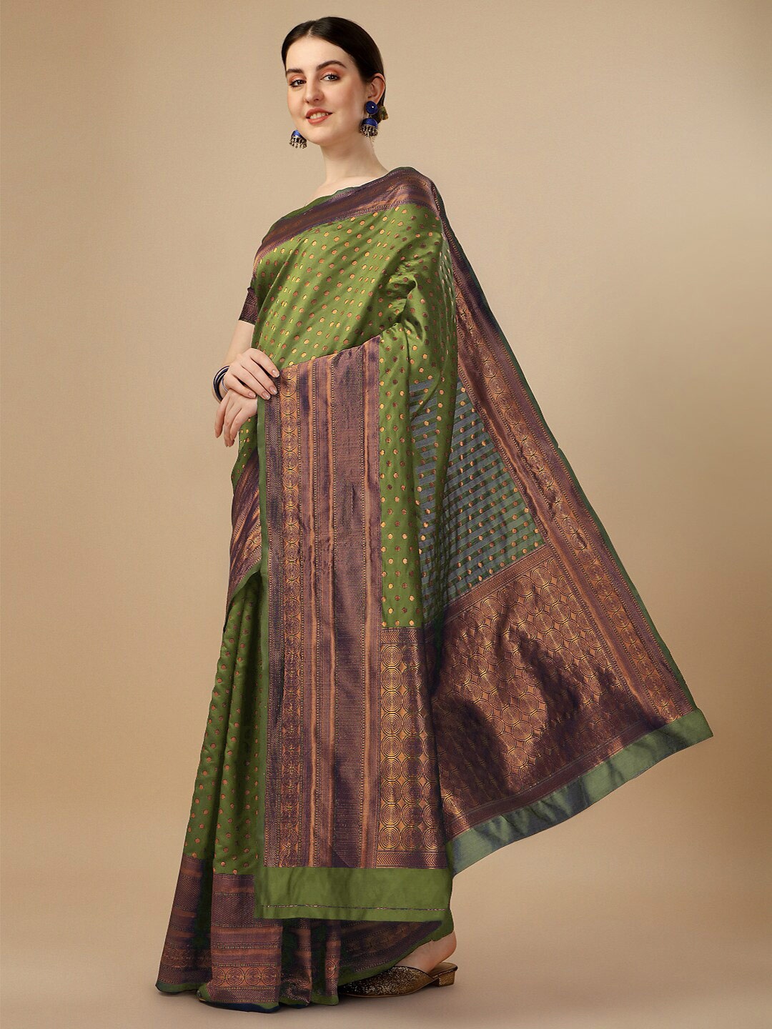 

AVANTIKA FASHION Ethnic Motifs Woven Design Zari Pure Silk Kanjeevaram Saree, Olive