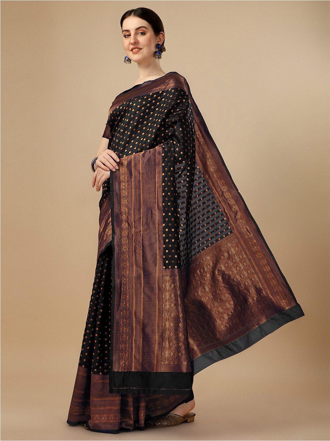 

AVANTIKA FASHION Ethnic Motif Woven Design Zari Pure Silk Kanjeevaram Saree, Black