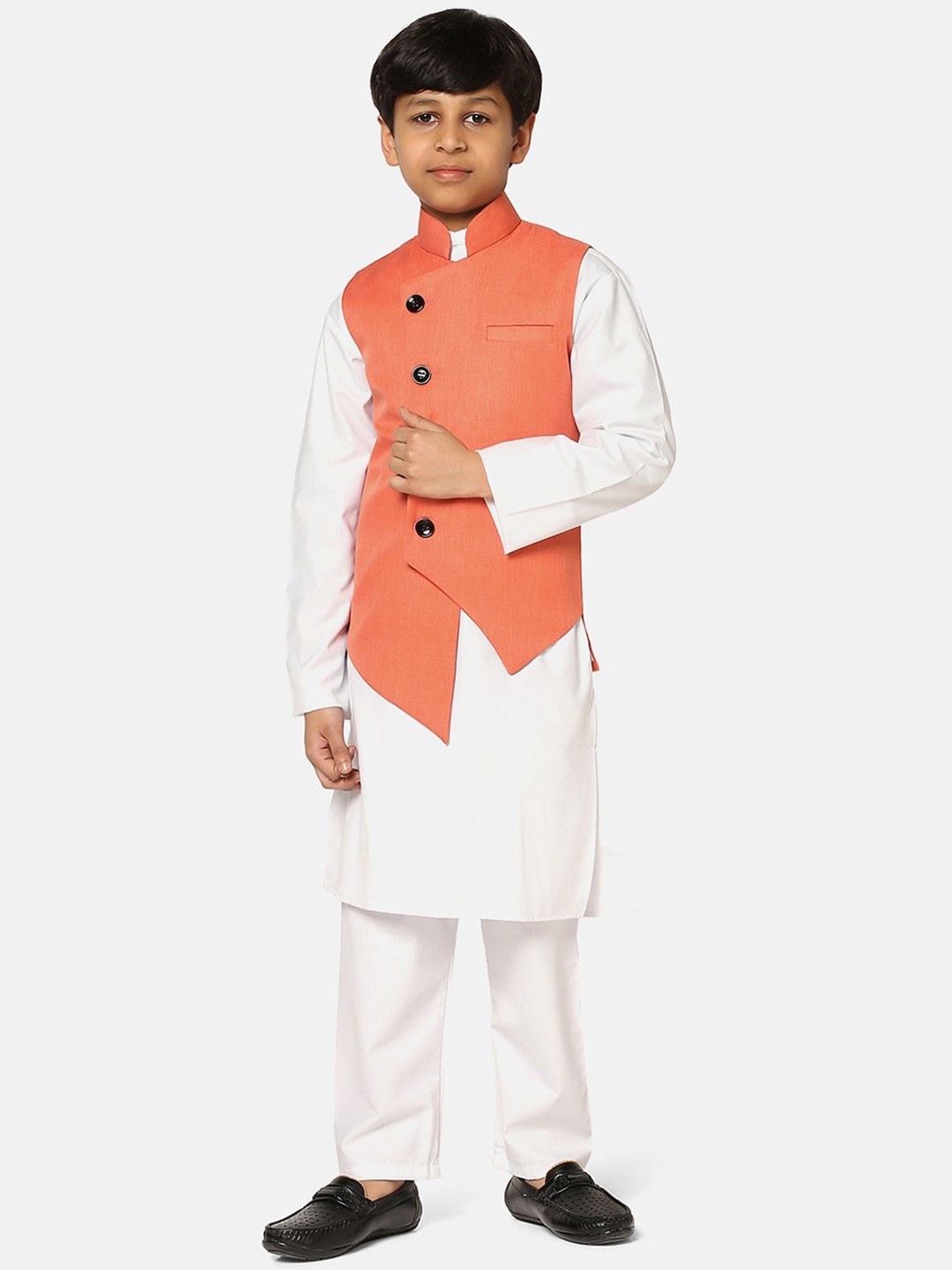 

TAHVO Boys Mandarin Collar Kurta With Pyjamas & Jackets, Peach
