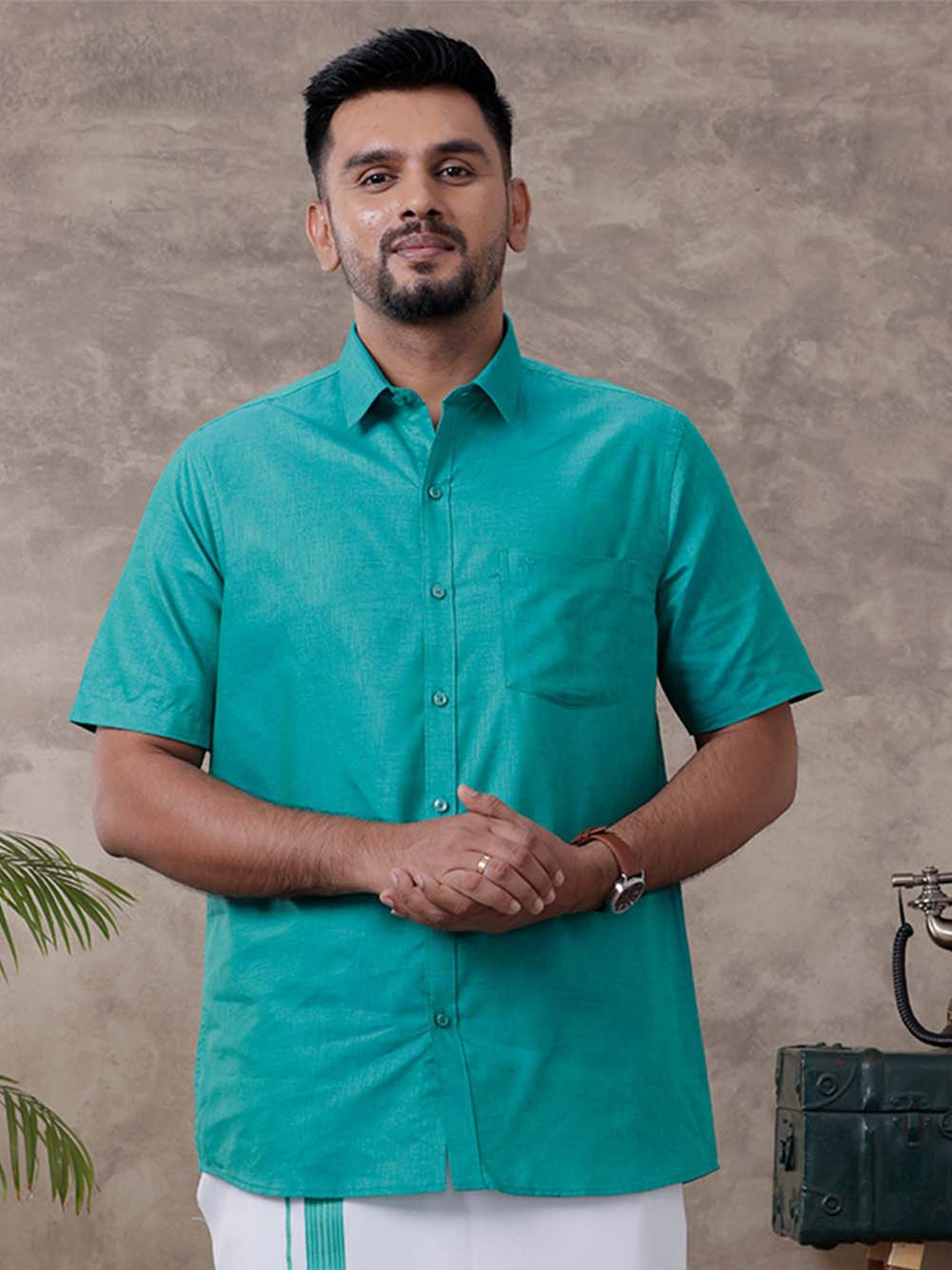 

Ramraj Spread Collar Pure Cotton Shirt With Veshti, Green