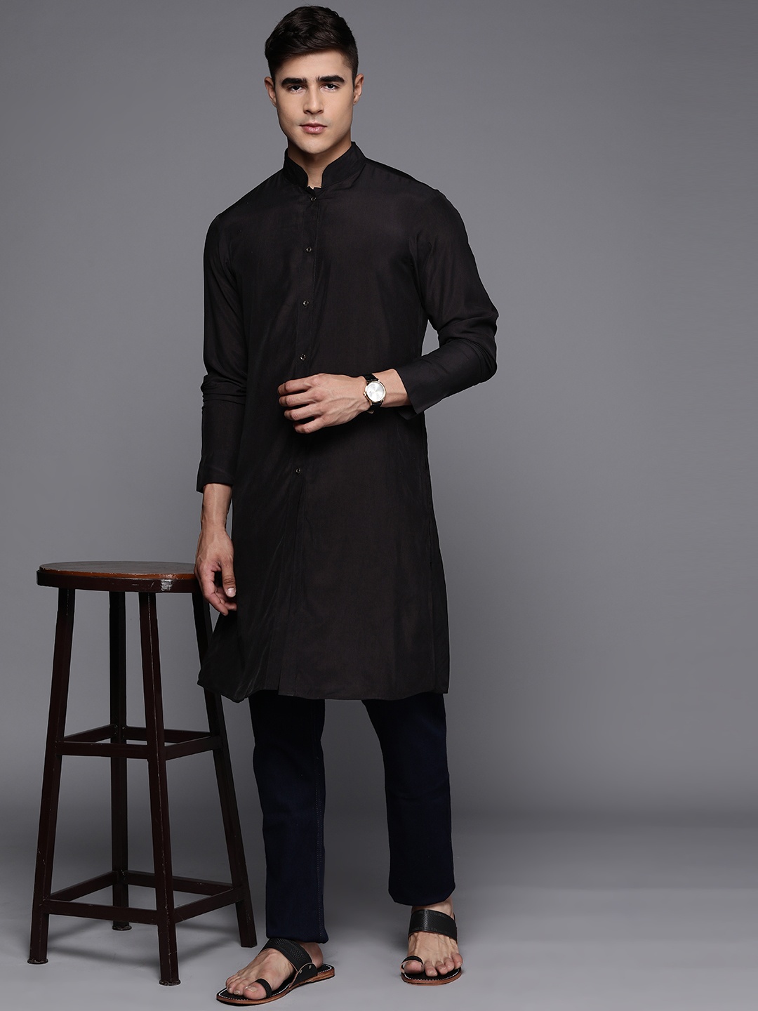 

Inddus Men Mandarin Collar Kurta, Black