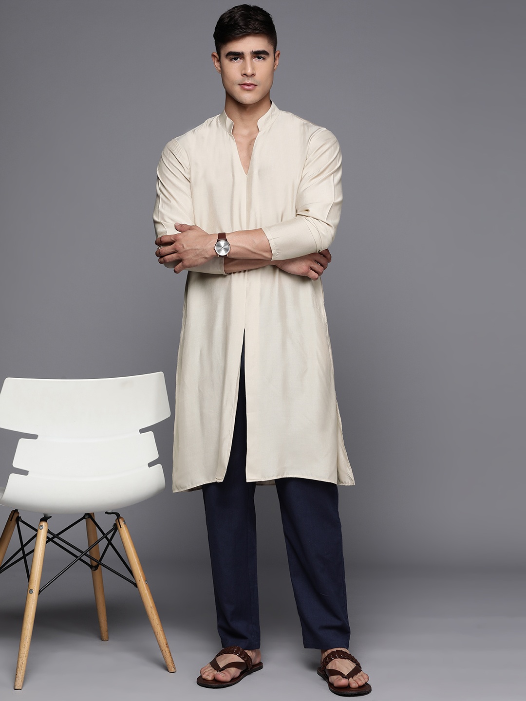

Inddus Men Mandarin Collar Kurta, Beige