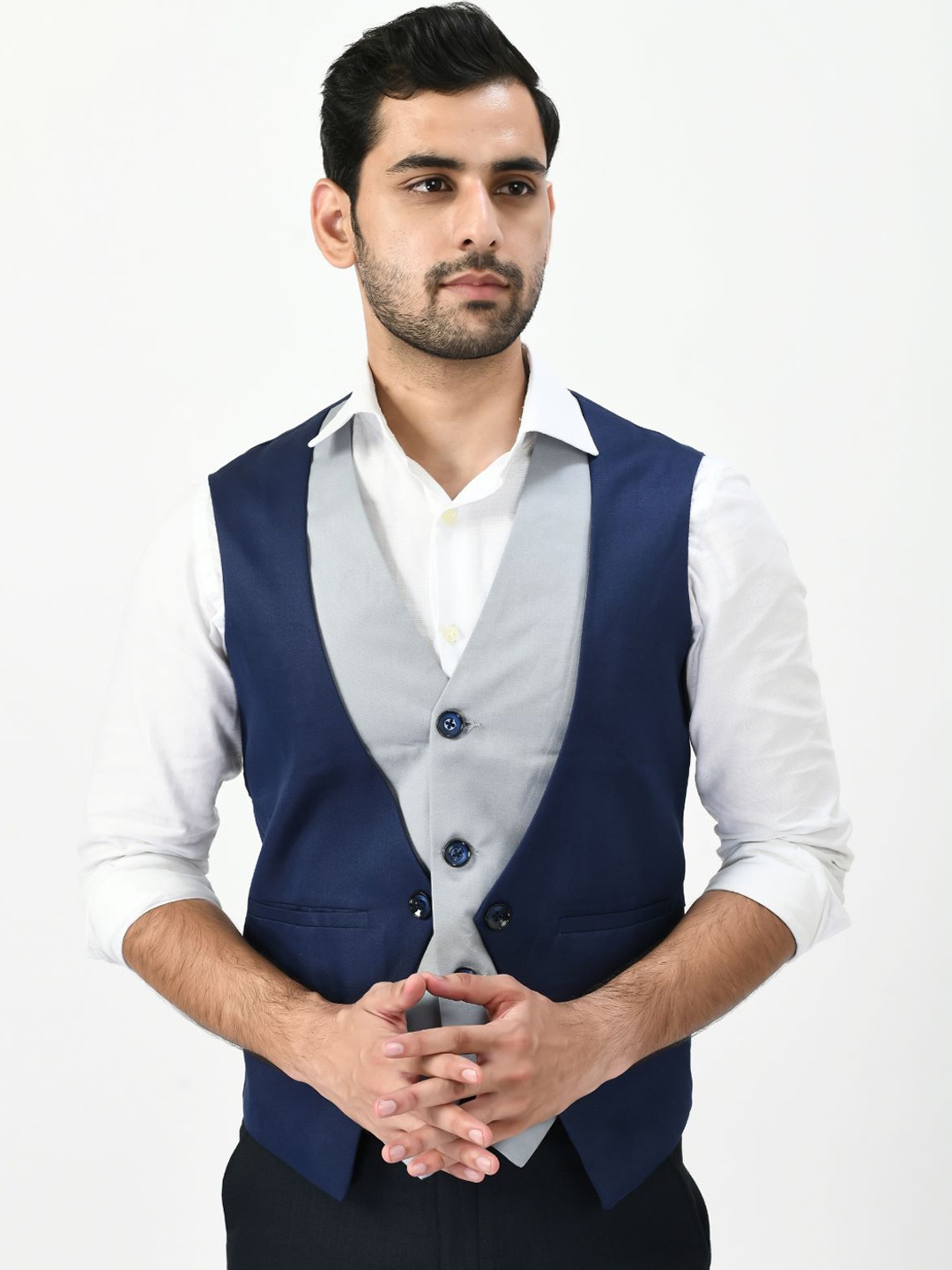 

TrulyFeb Men Colourblocked Slim-Fit Waistcoat, Blue