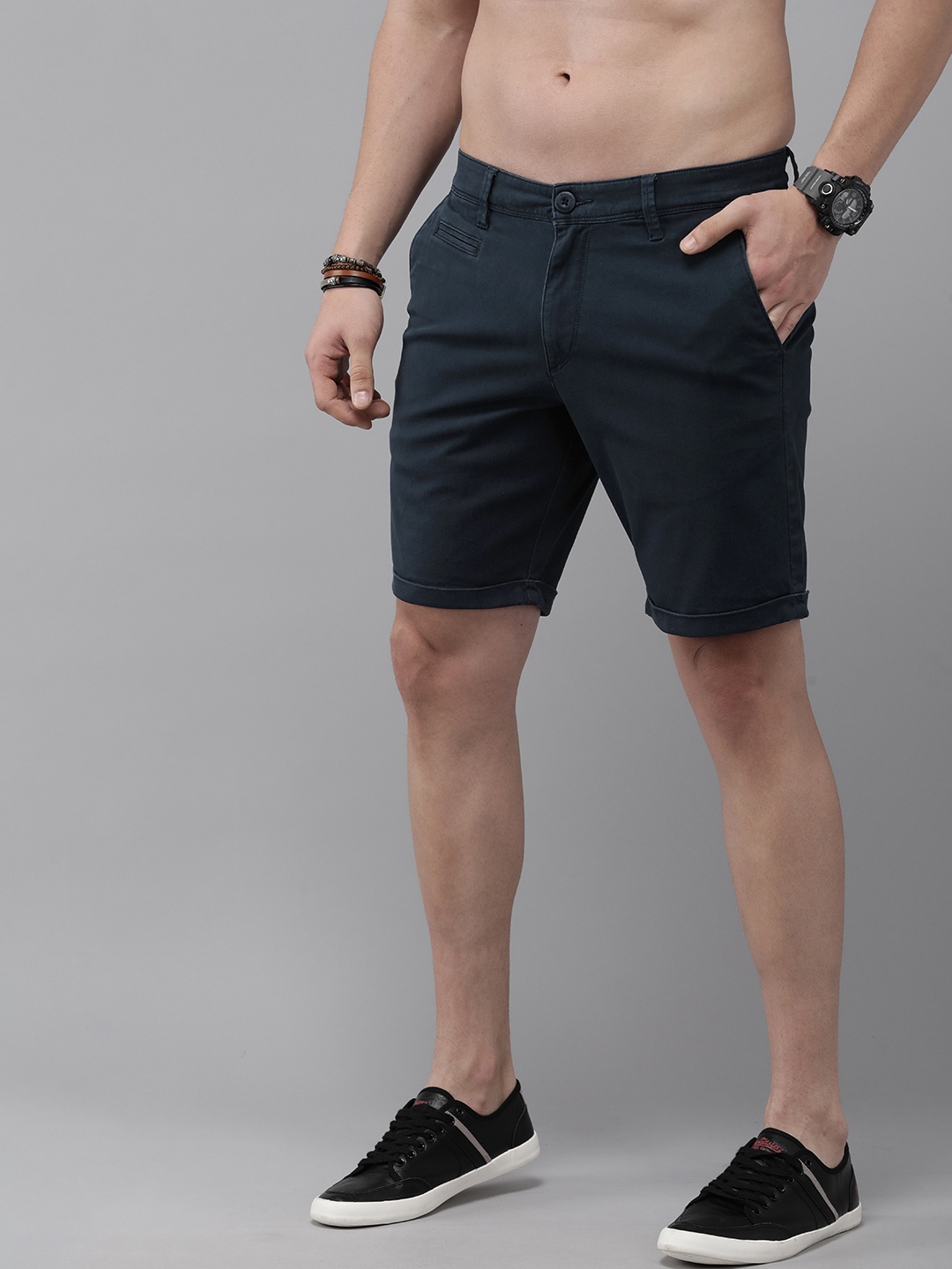 

Roadster Men Mid-Rise Regular Fit Chino Shorts, Navy blue