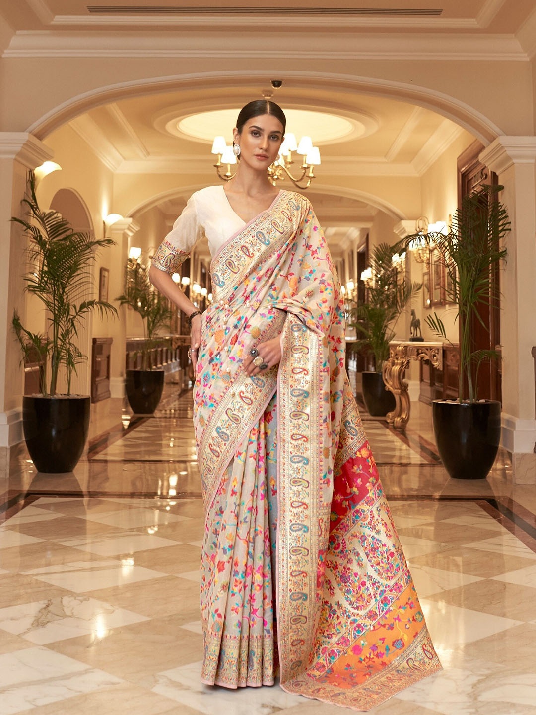 

Mitera Ethnic Motifs Woven Design Zari Silk Blend Banarasi Saree, White