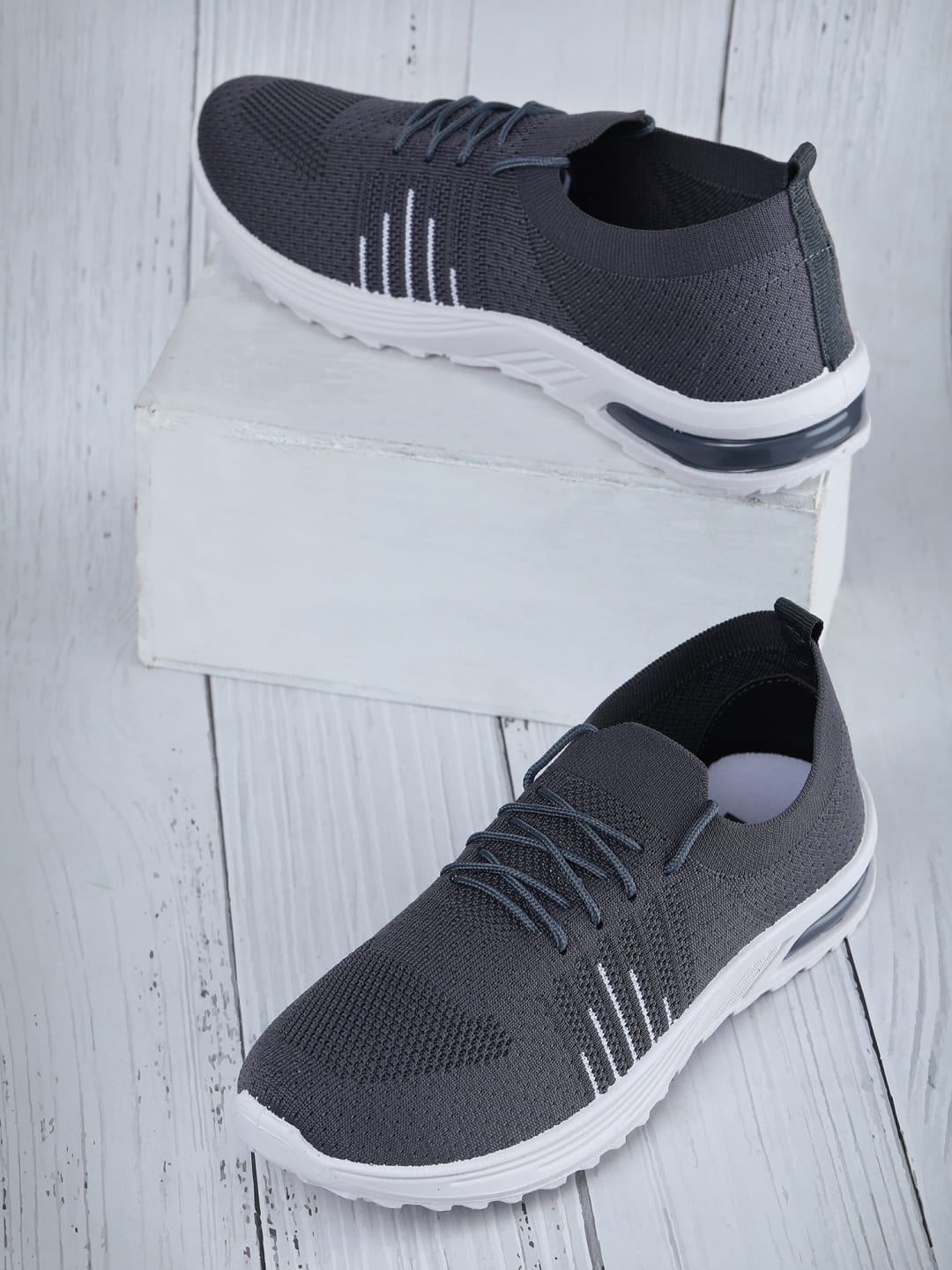 

FABBMATE Women Running Non-Marking Shoes, Grey
