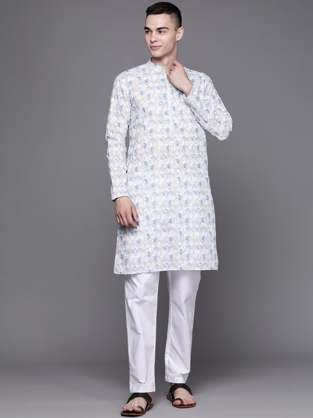 

Inddus Men Ethnic Motifs Embroidered Sequinned Kurta, Off white