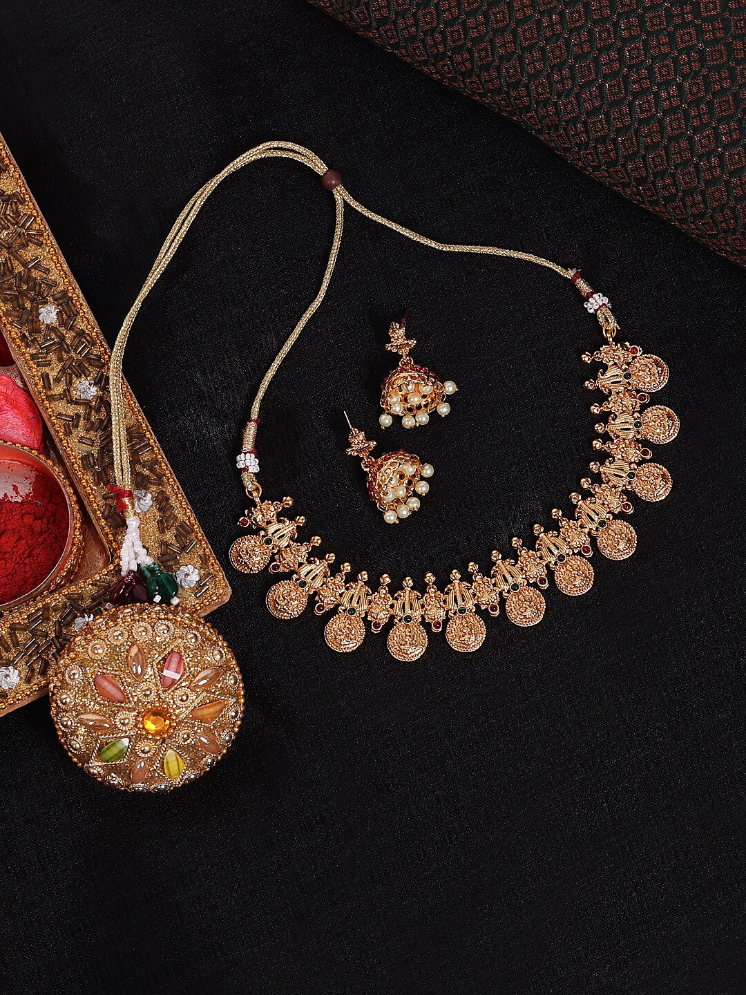 

ROFARWORD Gold-Plated Stone-Studded & Beaded Jewellery Set