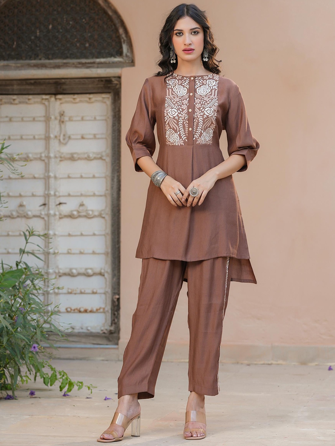 

SCAKHI Embroidered Roman Silk Puffed Sleeves Straight Kurta and Trousers, Brown