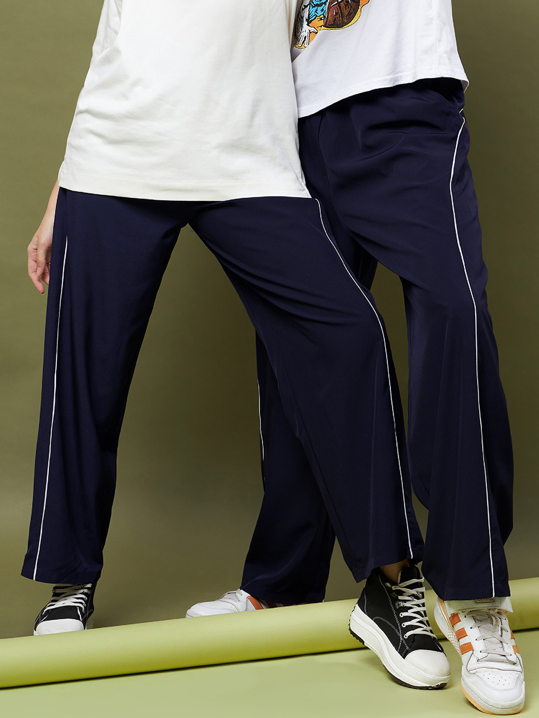 

MASCLN SASSAFRAS Relaxed Fit Light Weight Parachute Track Pants, Navy blue