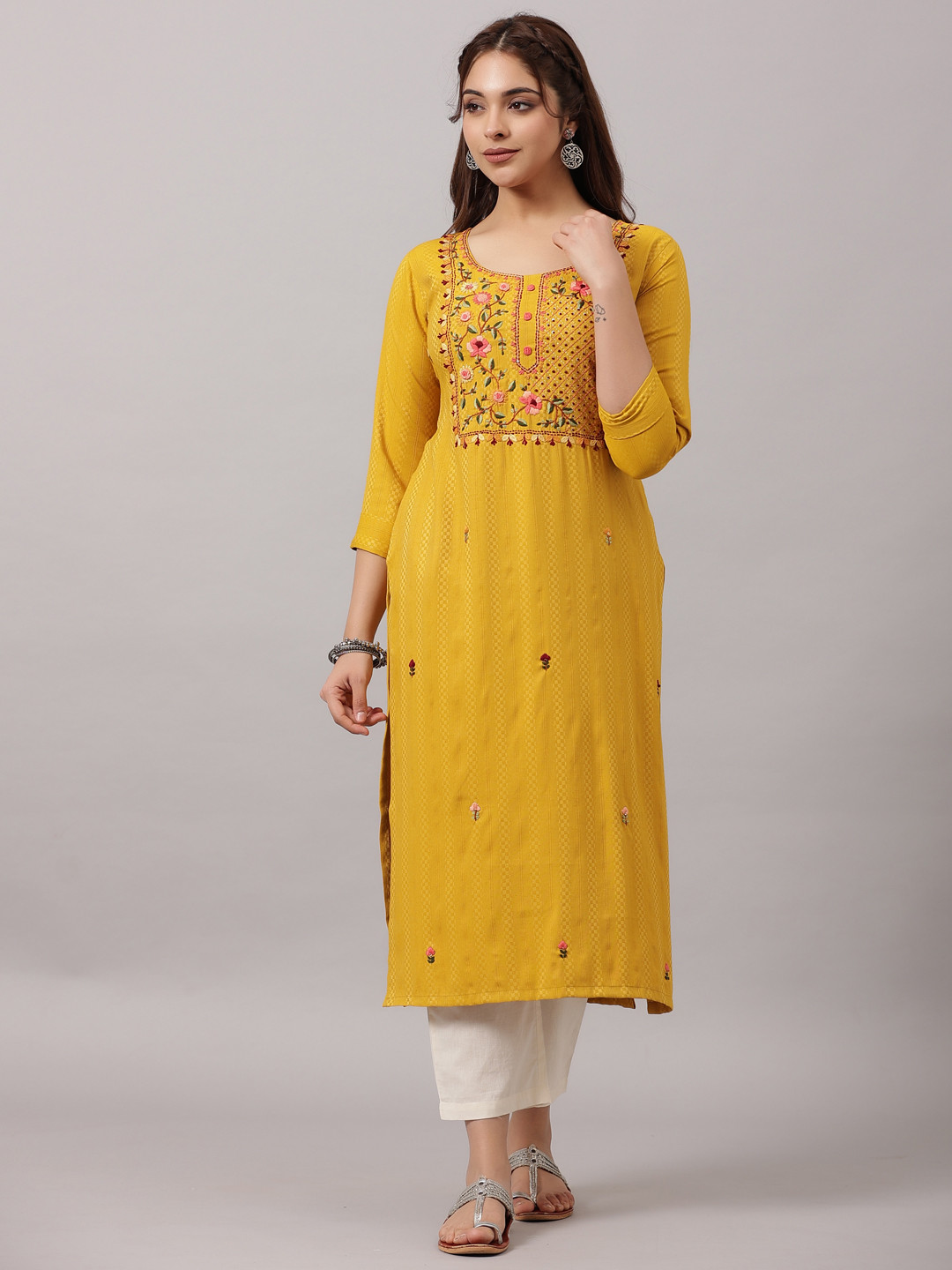 

Amchoor Floral Embroidered Sequined Straight Kurta, Yellow
