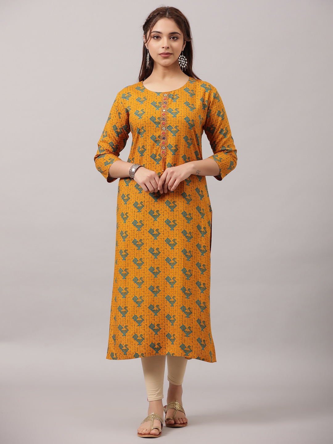 Amchoor Geometric Painted Mirror Work Straight Kurta, Yellow