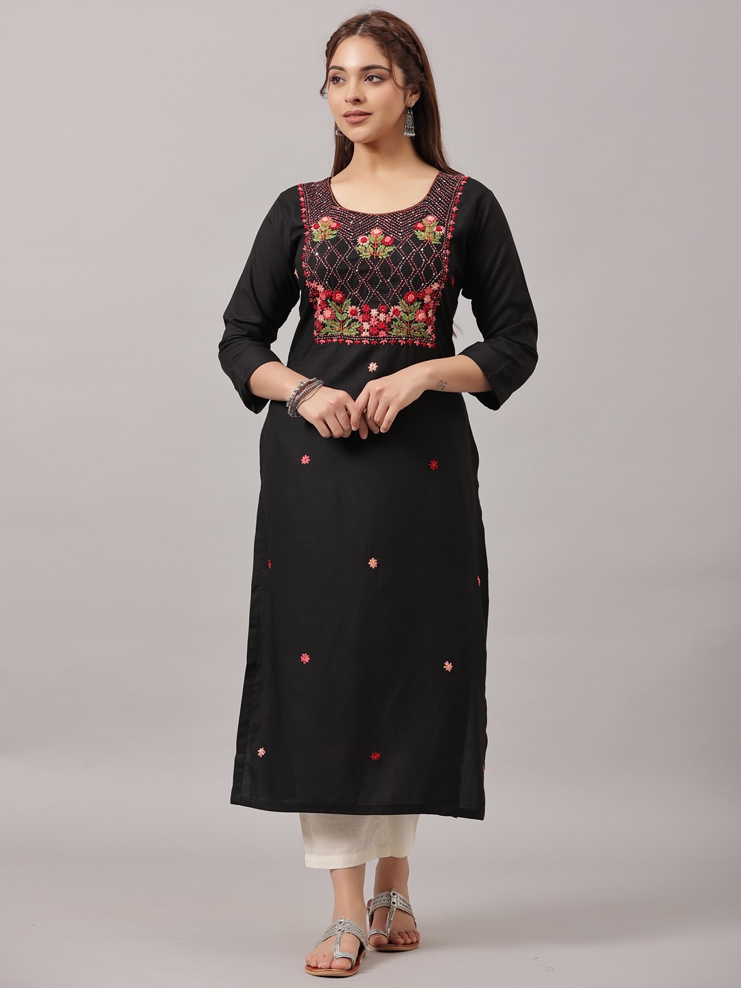

Amchoor Floral Embroidered Sequined Straight Kurta, Black
