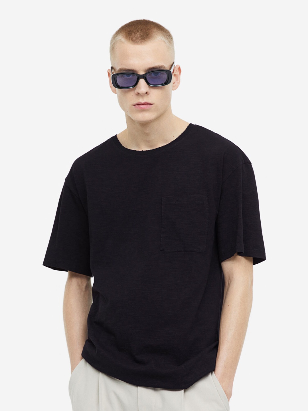 

H&M Men Regular Fit Pocket-Detail T-Shirt, Black