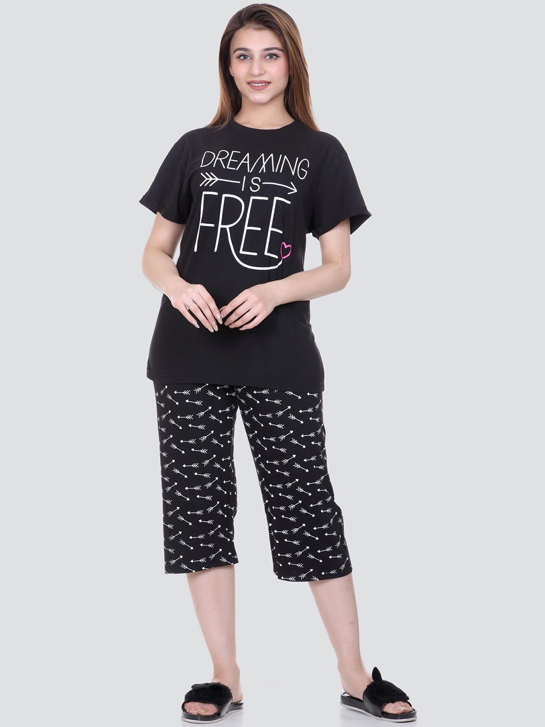 

Y&I Typography Printed Night Suit, Black