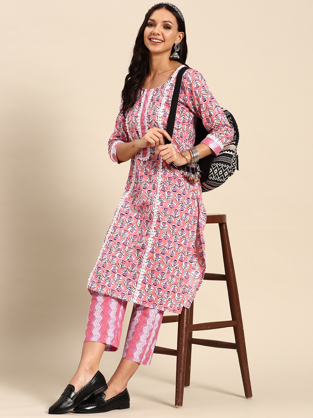 

Sangria Women Floral Printed Regular Pure Cotton Kurta with Trousers, Peach