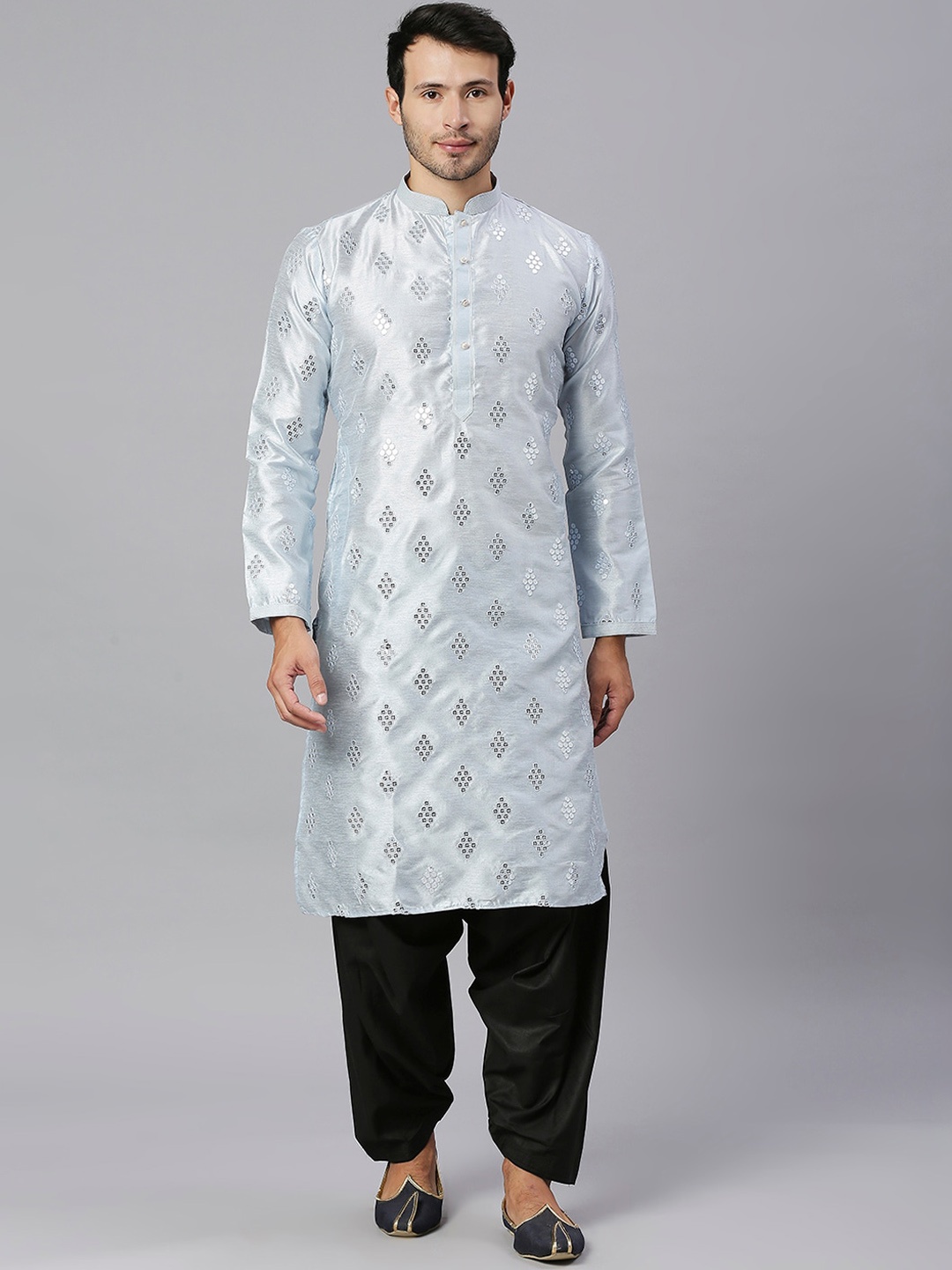 

RAJUBHAI HARGOVINDAS Embellished Mandarin Collar Sequinned Silk Cotton Kurta, Blue