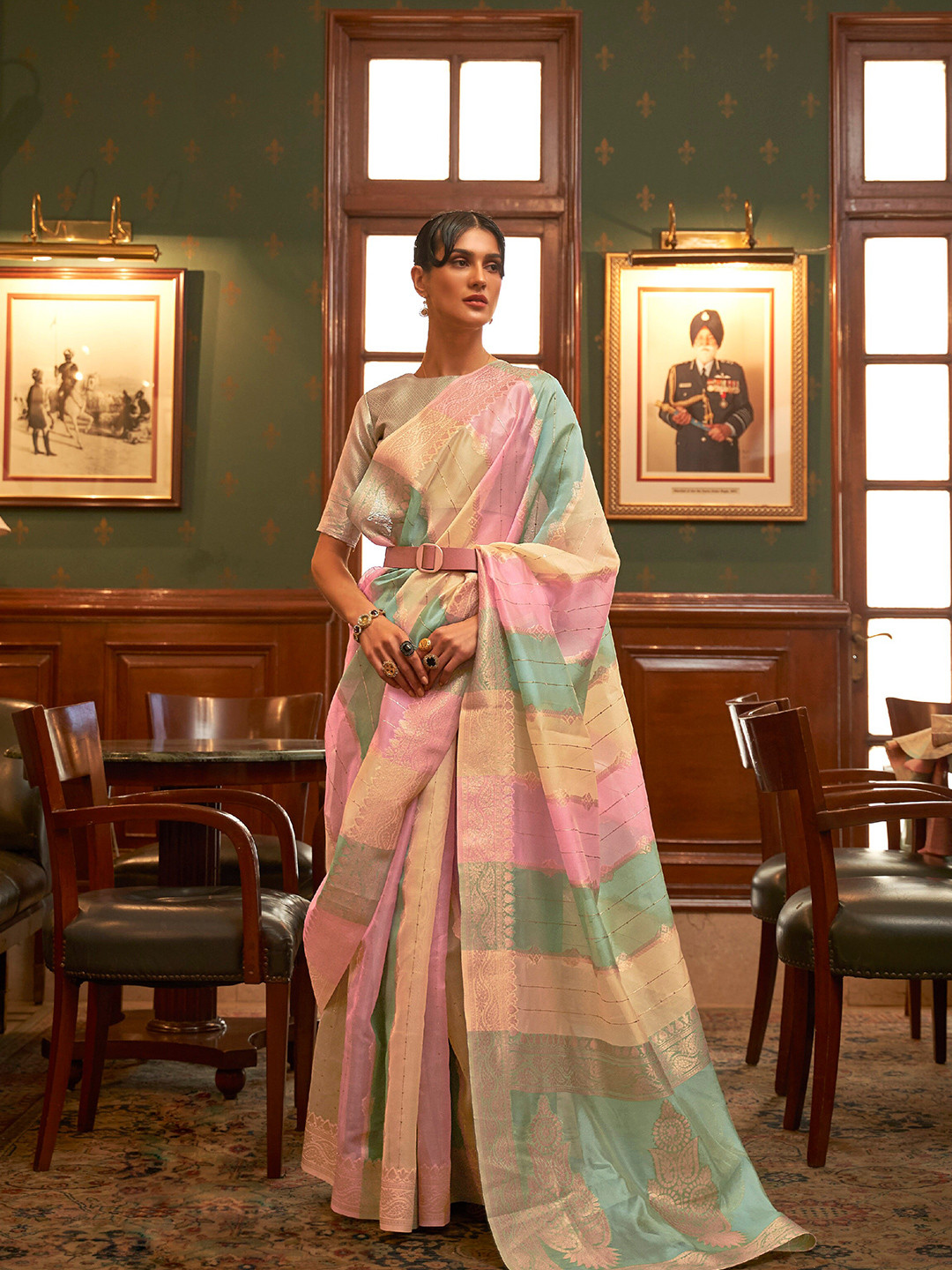 

Mitera Woven Design Zari Organza Saree, Pink