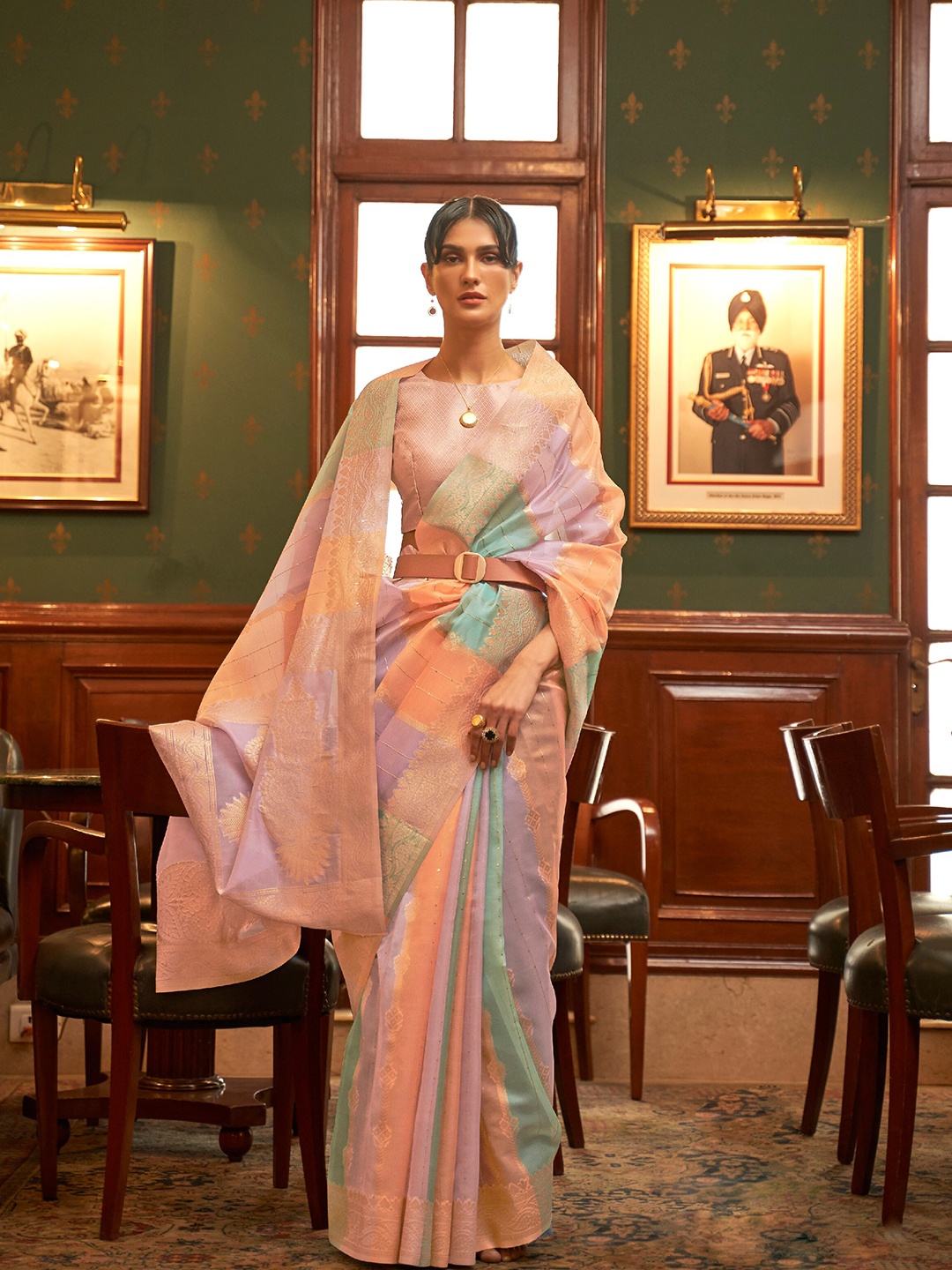 

Mitera Woven Design Sequinned Organza Saree, Pink