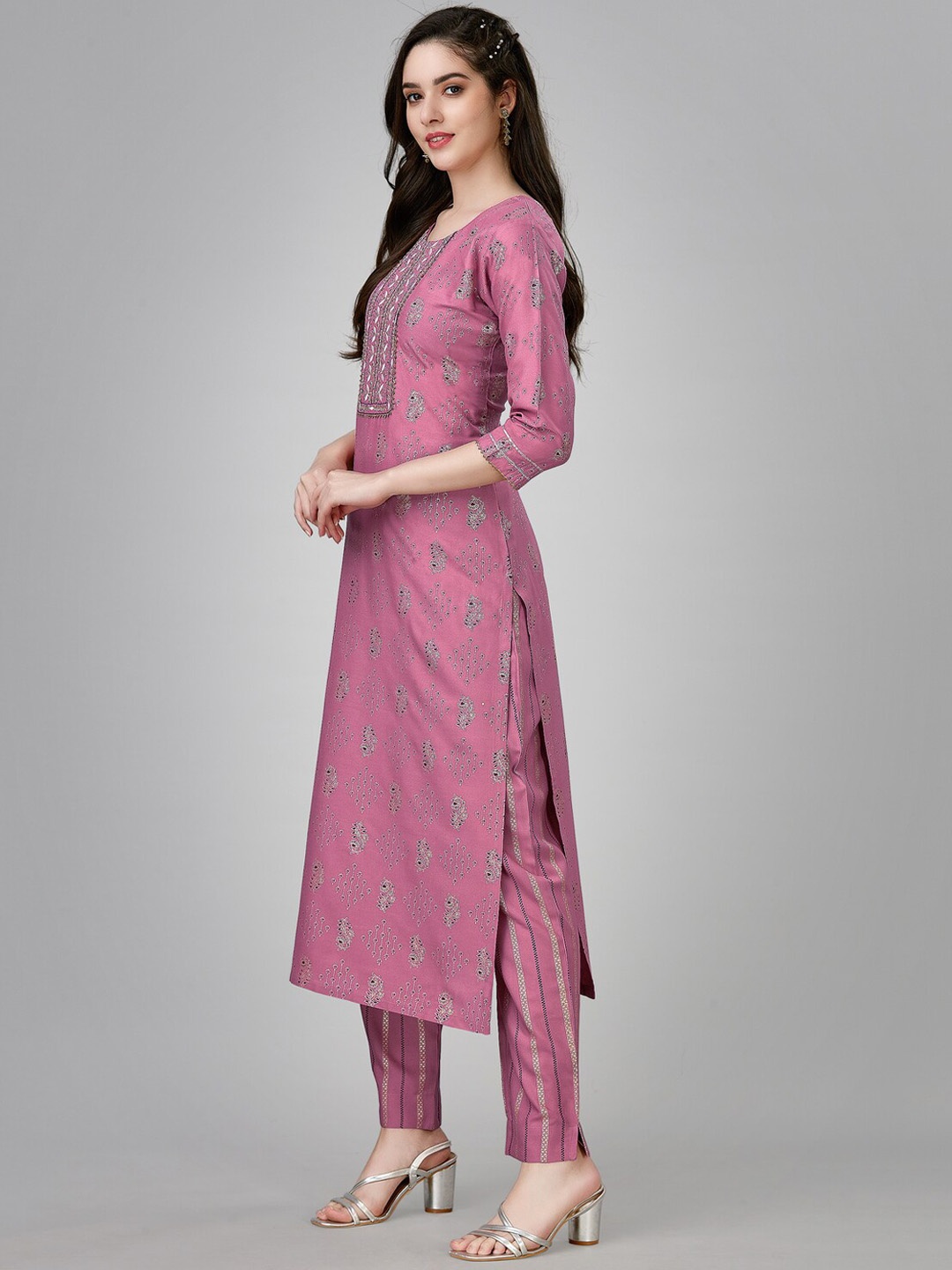 

PRASTHAN Ethnic Motifs Printed Sequinned Liva Kurta with Trousers, Burgundy