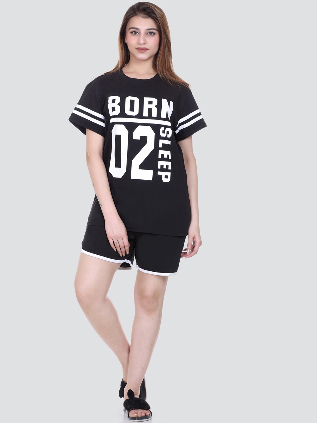 

Y&I Typography Printed Night Suit, Black